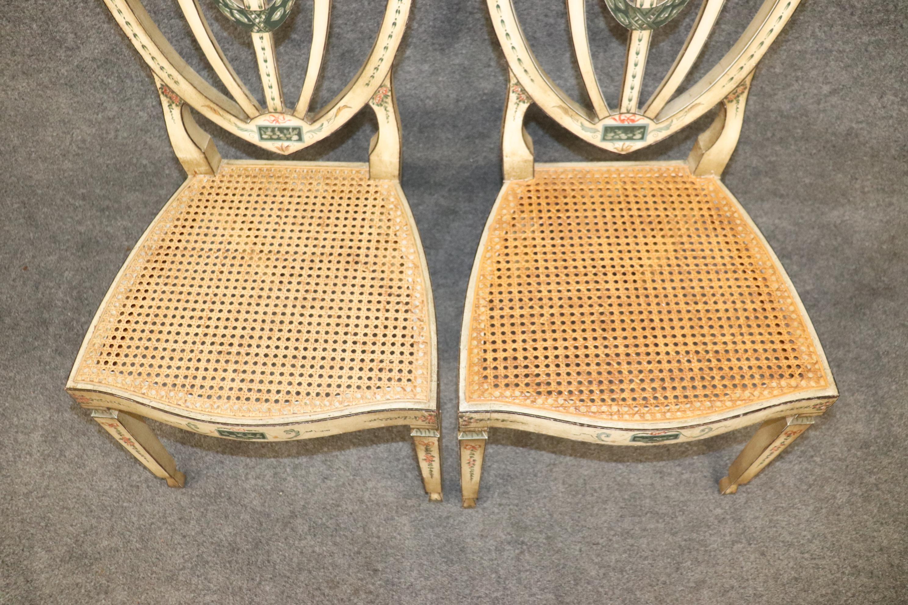 Paire de chaises d'appoint Adams à dossier en forme de cœur décorées de peinture à la canne, vers 1920 en vente 2