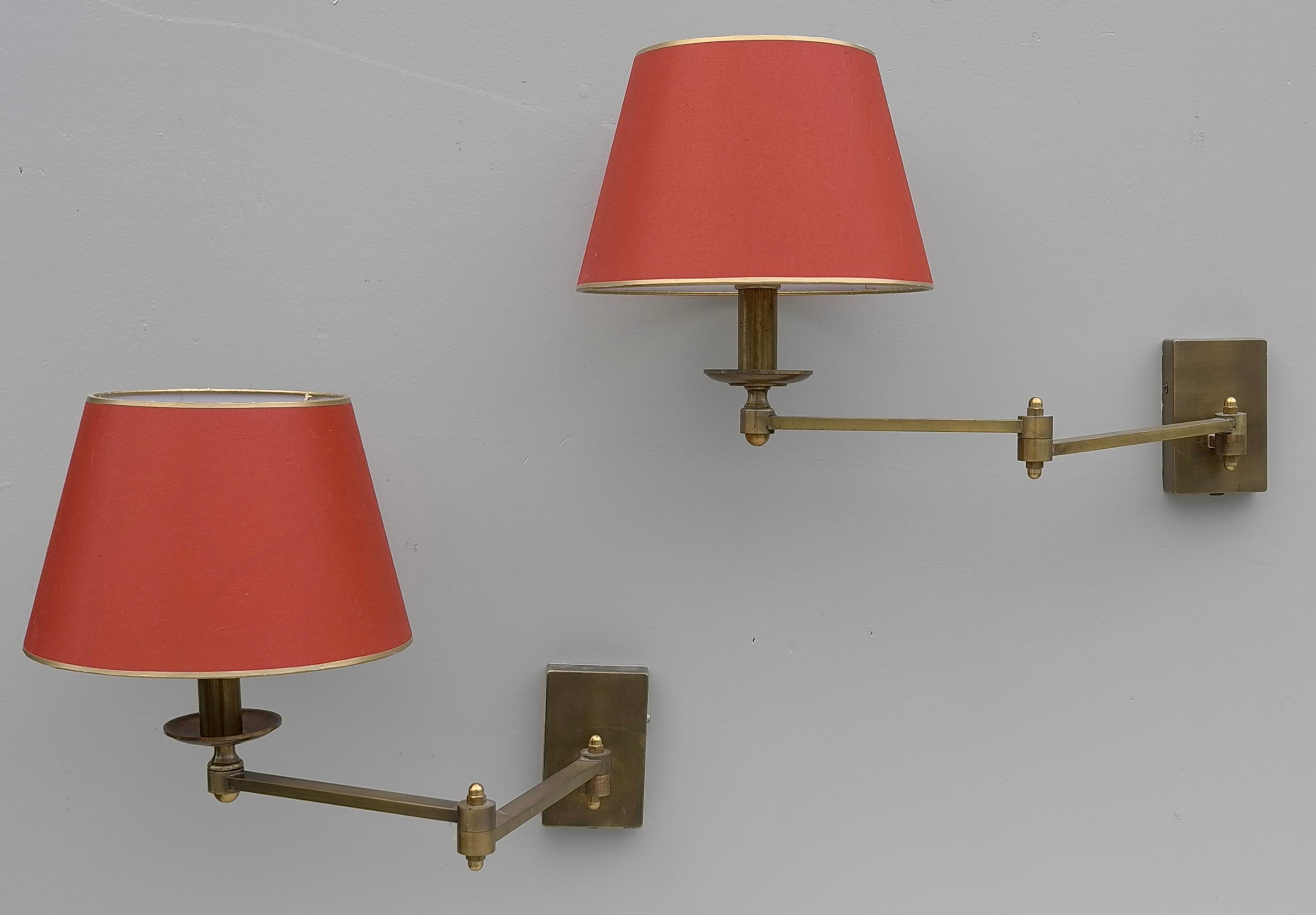 Pair of Swing arm Mid-Century Modern Brass wall lamps  In Good Condition In Den Haag, NL