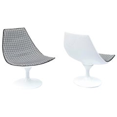 Pair of Swirl Armchairs in White Lacquered Fibreglass, 1970s