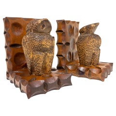 Coppia di terminali per libri brutalisti svizzeri degli anni '60 intagliati a mano