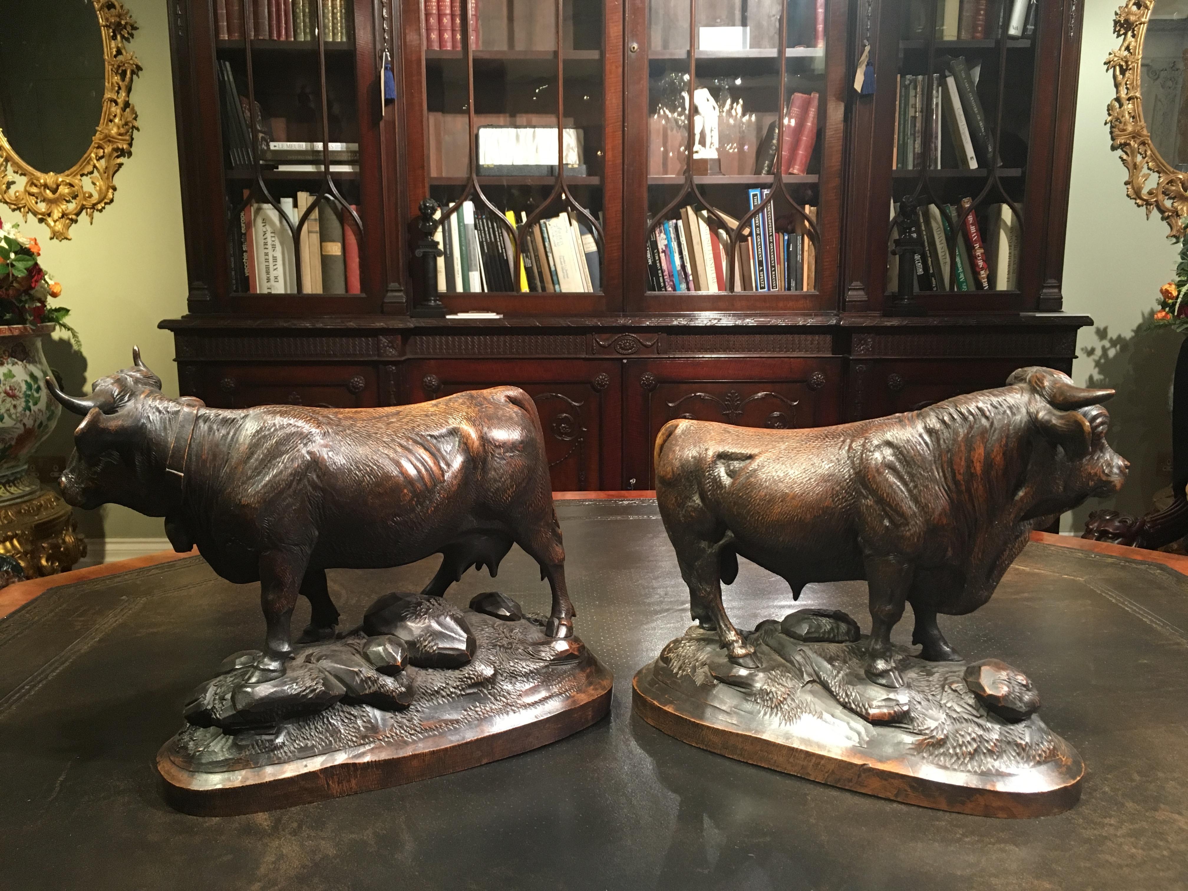 German Pair of Swiss 19th Century Carved Wooden Cattle For Sale