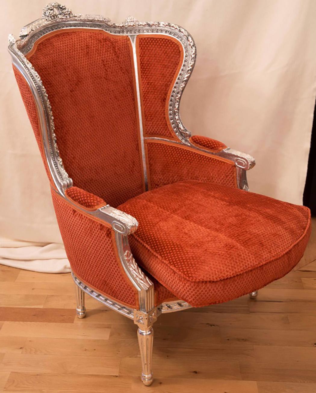Paar Schweizer, französische Sessel, Louis XV.-Stil, Rokoko, versilbert, braun-rot im Angebot 1