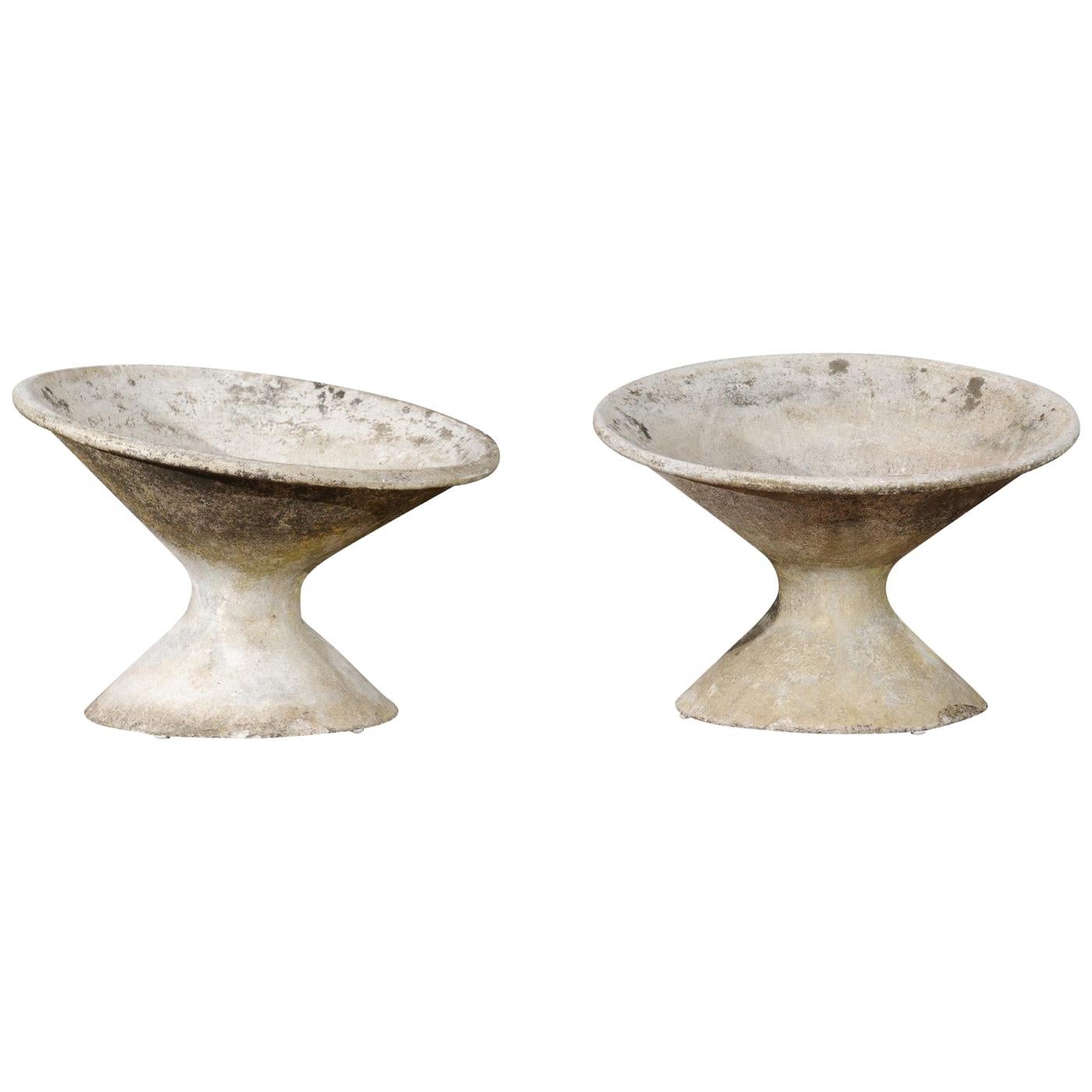 Pair of Swiss Midcentury Willy Guhl for Eternit Diabolo Planters with Patina For Sale