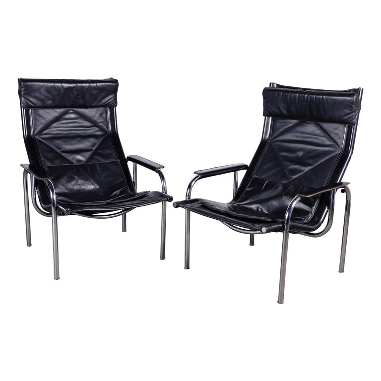 Pair of Swiss Reclining Black Leather and Chrome Strässle Chairs by Eichenberger For Sale