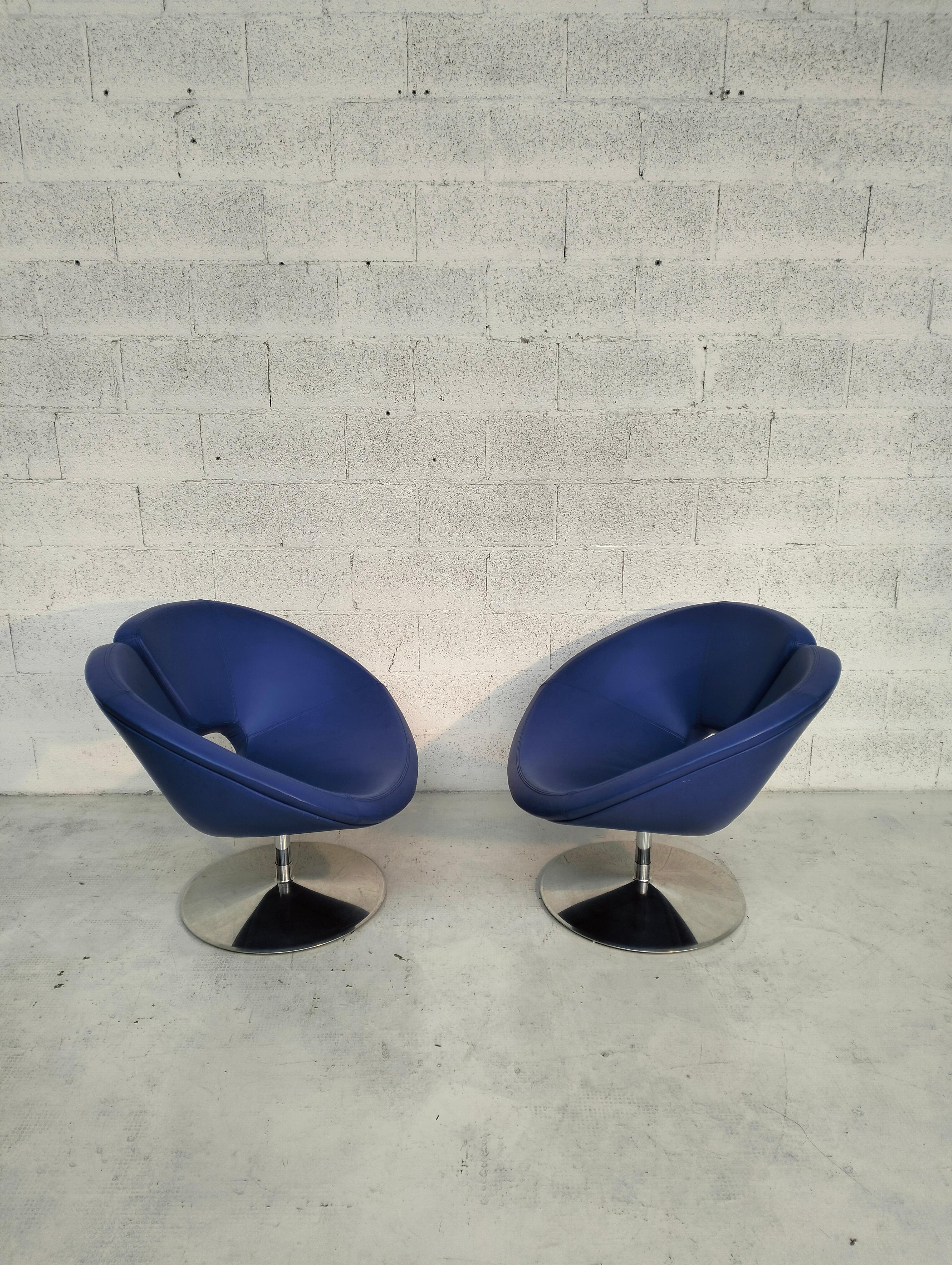 Contemporary Pair of swivel Apollo lounge chairs by Patrick Norguet for Artifort 2000s For Sale