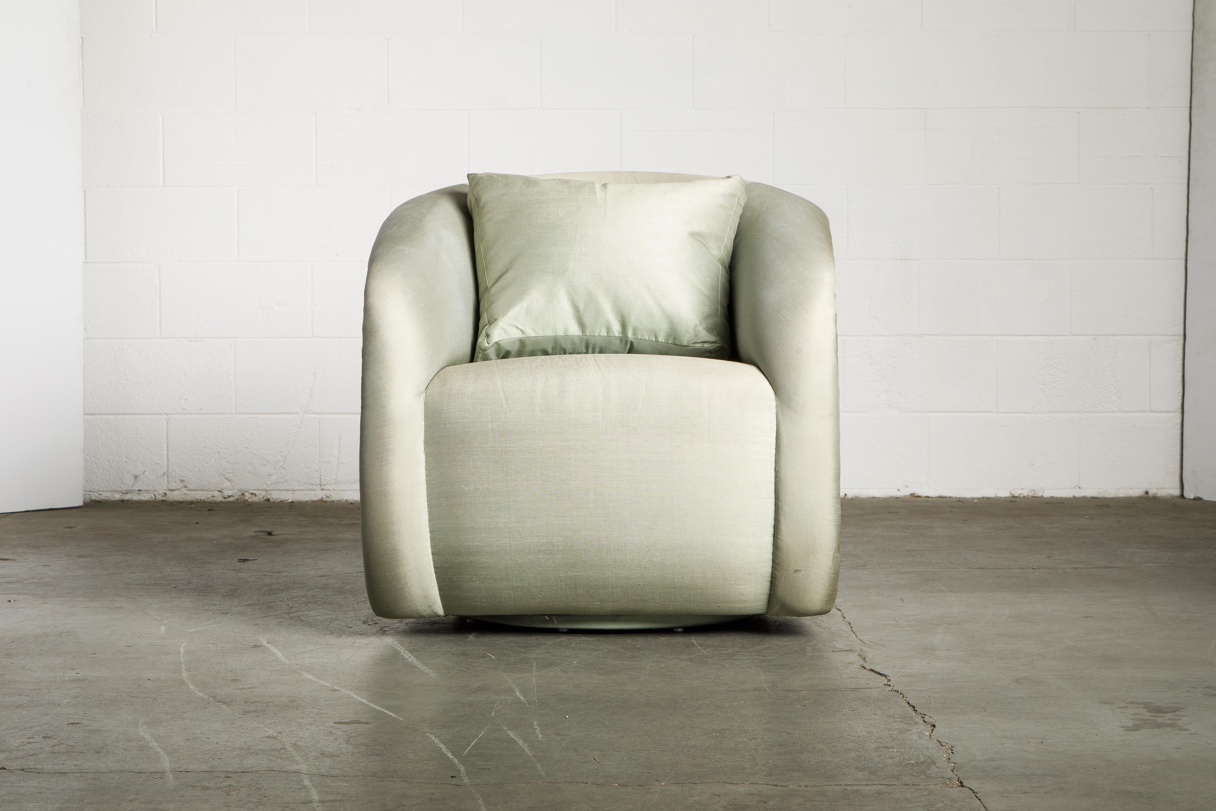 Pair of Swivel Chairs Attributed to Milo Baughman for Directional, circa 1980s 1