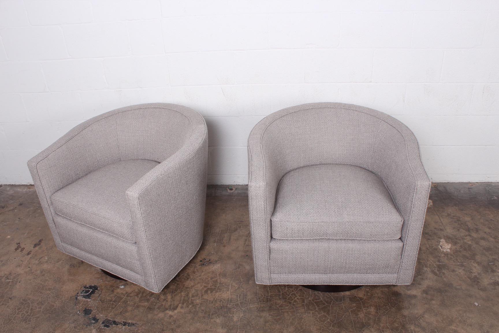 Pair of Swivel Chairs by Edward Wormley for Dunbar im Zustand „Hervorragend“ in Dallas, TX