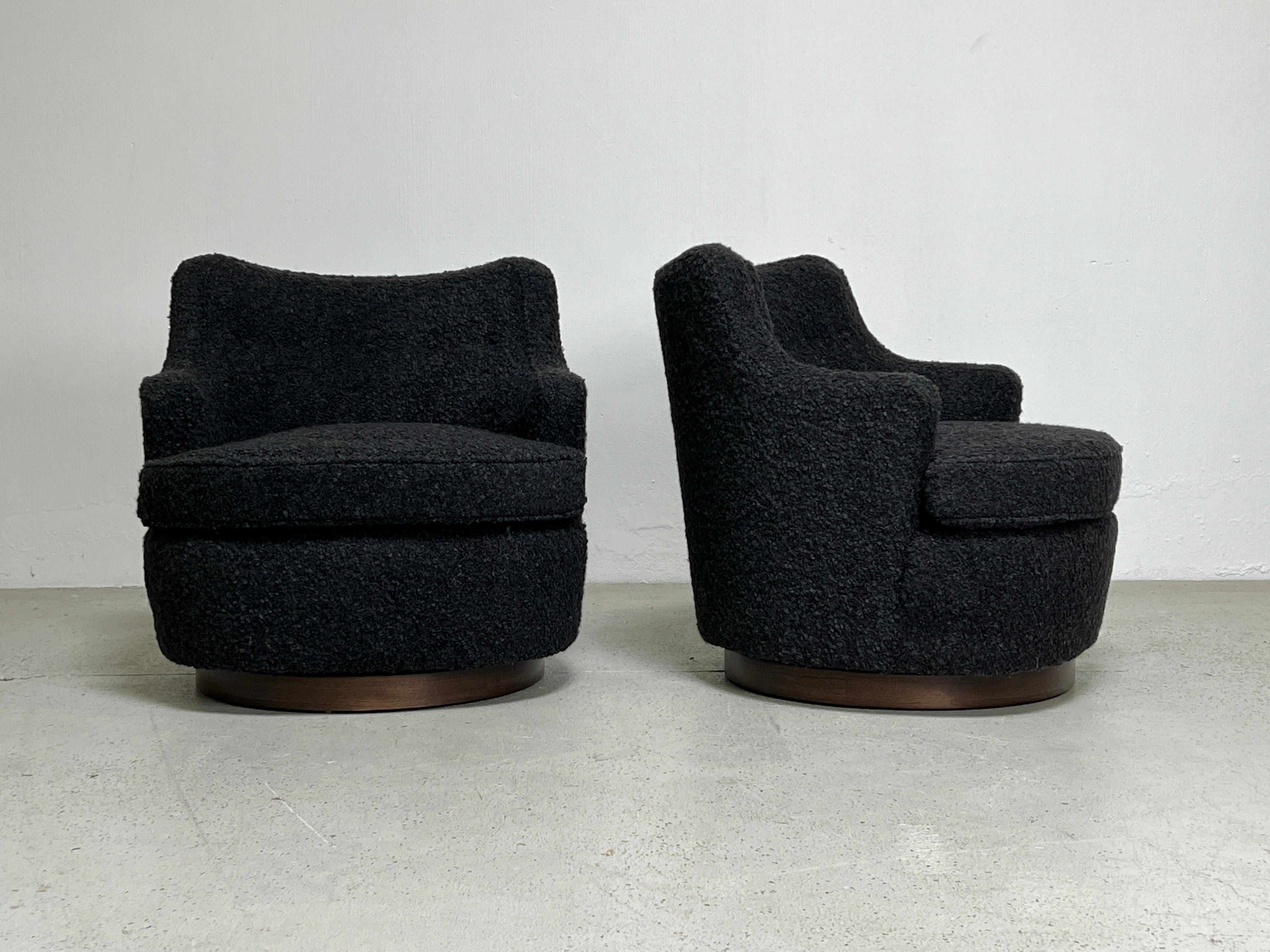 Pair of Swivel Chairs by Edward Wormley for Dunbar  In Good Condition In Dallas, TX