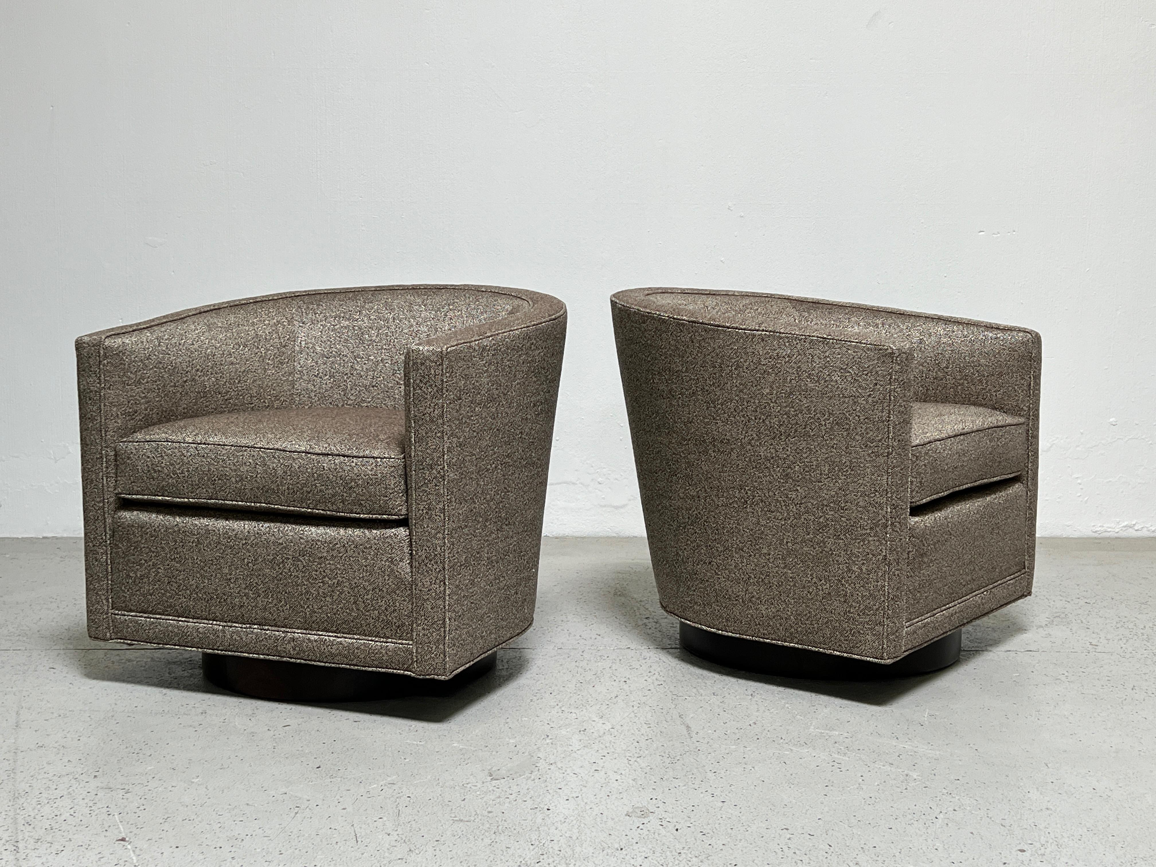 Mid-20th Century Pair of Swivel Chairs by Edward Wormley for Dunbar