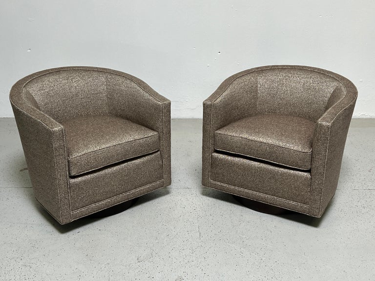 Pair of Swivel Chairs by Edward Wormley for Dunbar For Sale 1