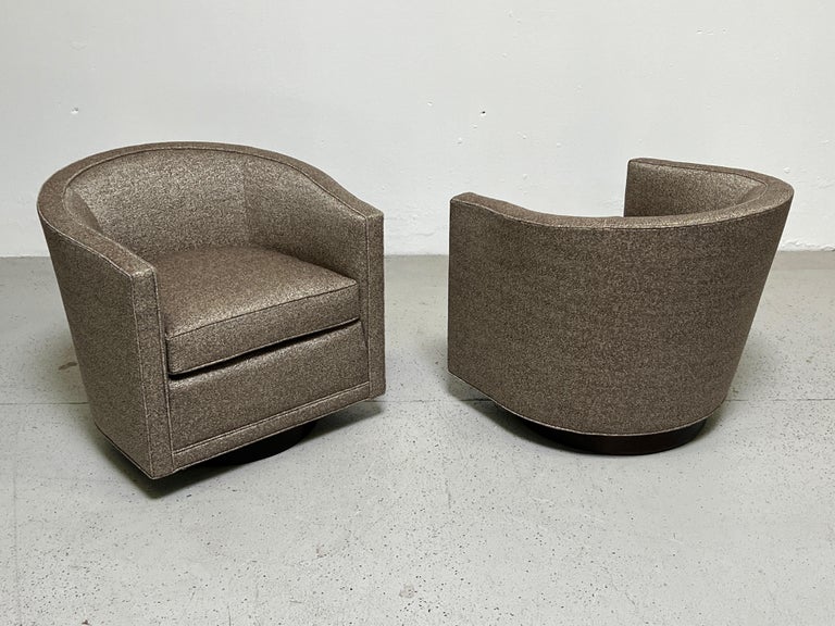 Pair of Swivel Chairs by Edward Wormley for Dunbar For Sale 4