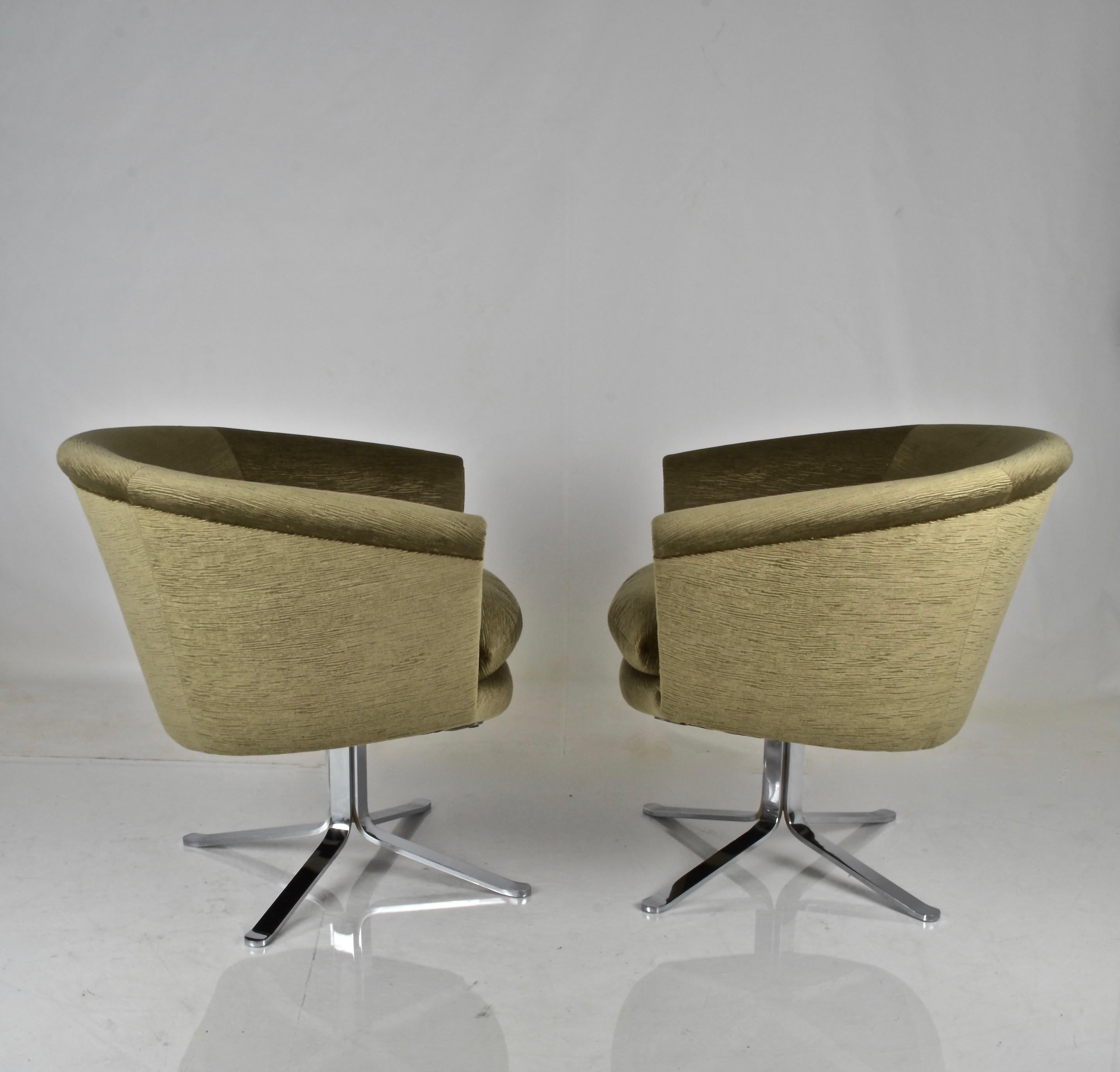 Mid-Century Modern Pair of Swivel Chairs by Nicos Zographos