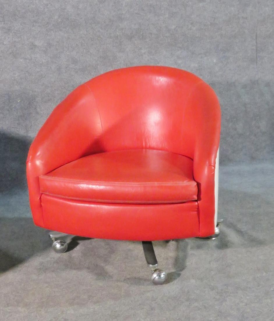 Mid-Century Modern Pair of Swivel Chairs by Thayer Coggin For Sale