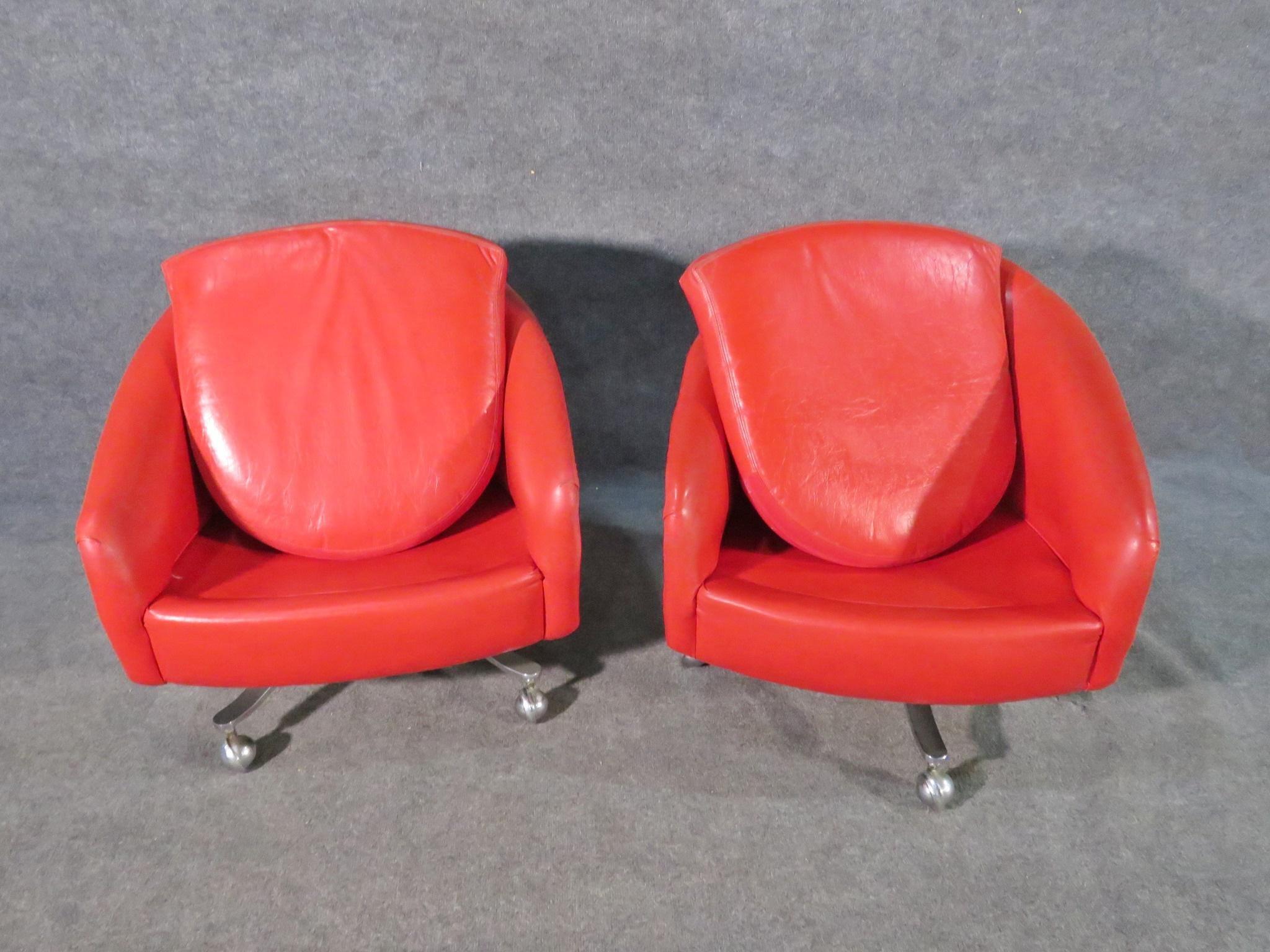 Pair of Swivel Chairs by Thayer Coggin For Sale 1