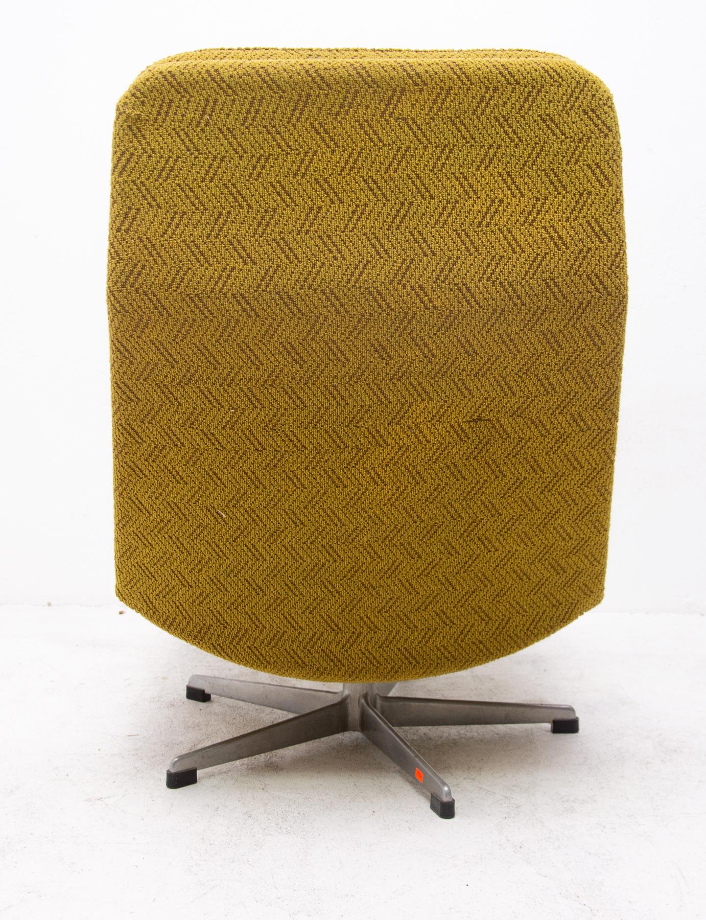 Pair of Swivel Chairs Designed by Gerald Neusser for Úp Závody, 1970s 5