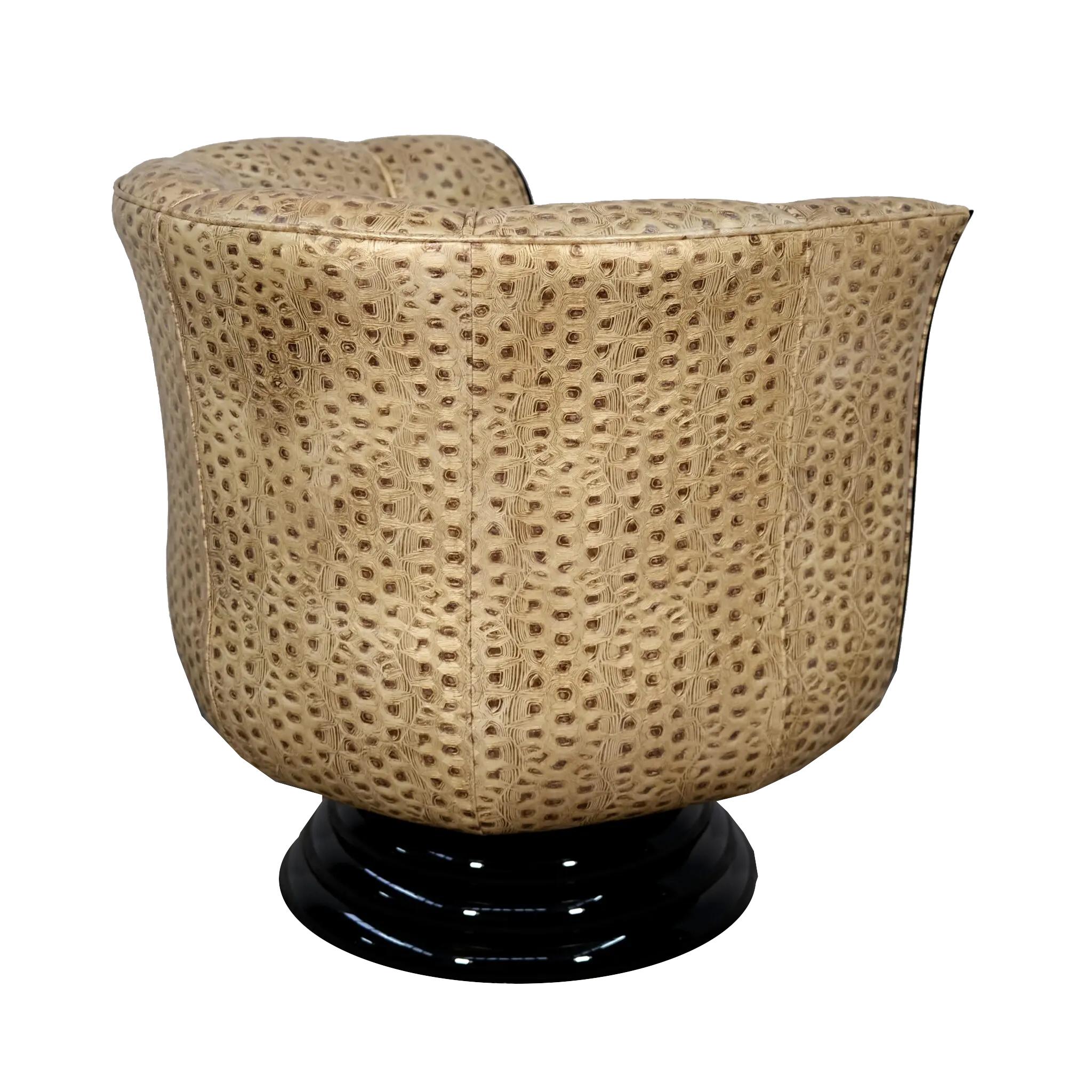 Pair of swivel chairs in gold-colored leather In New Condition For Sale In Wiesbaden, DE