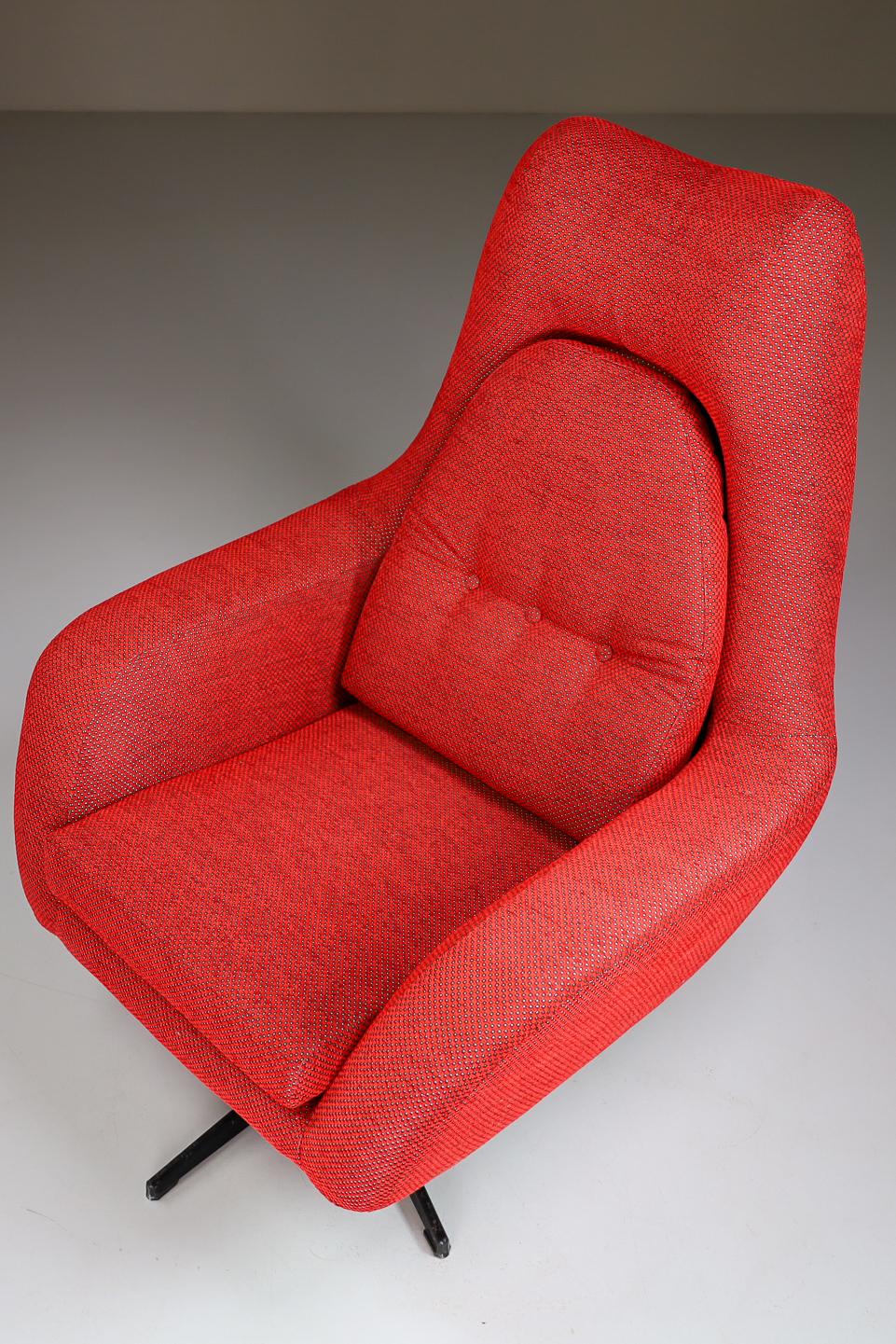 Pair of Swivel Chairs in New Reupholstered Red Fabric, Czech Republic 1970 For Sale 2