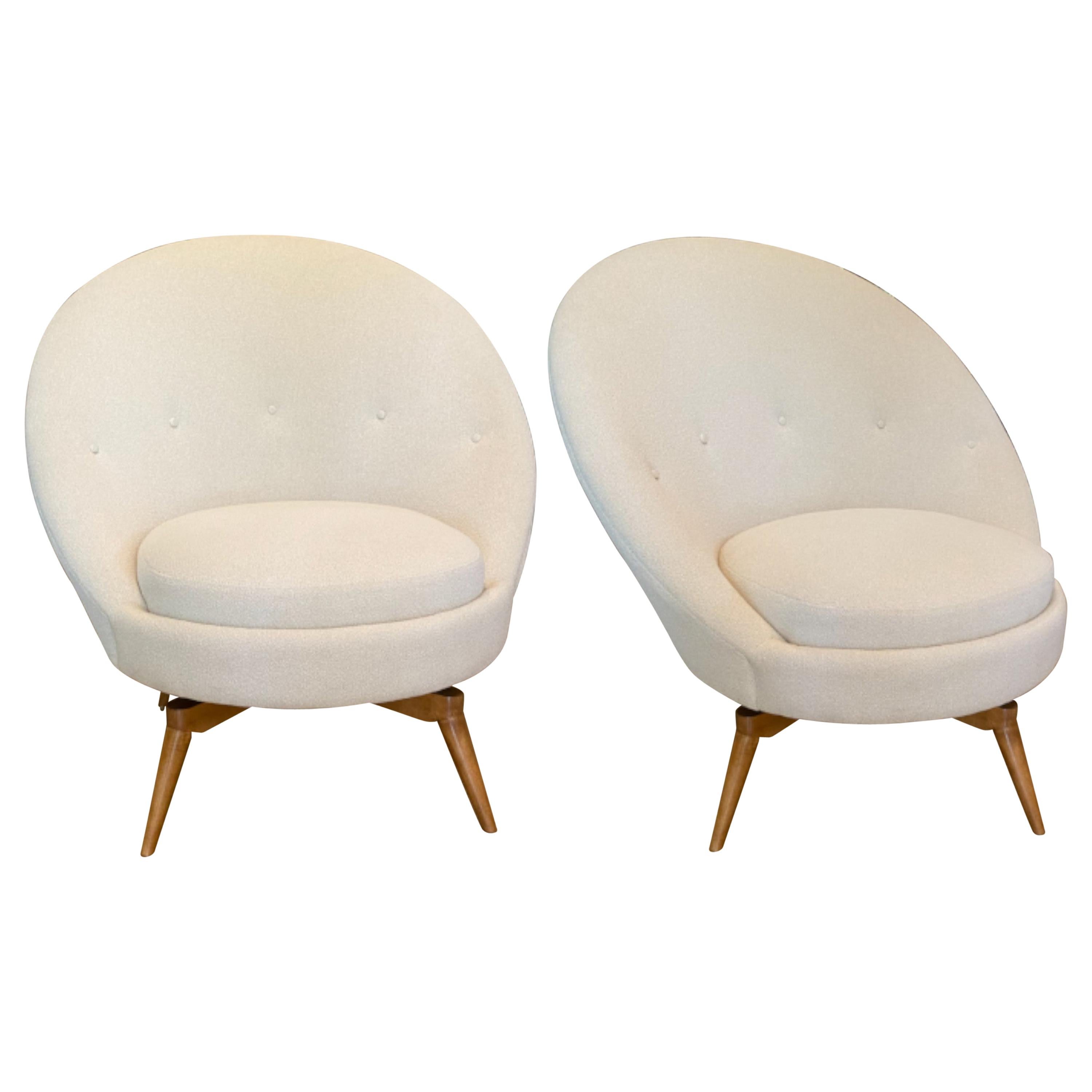 Pair of Swivel Chairs in White Boucle with Natural Maple Base