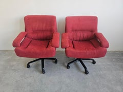 Pair of Swivel Chairs Model P85 designed by Giovanni Offredi for Saporiti