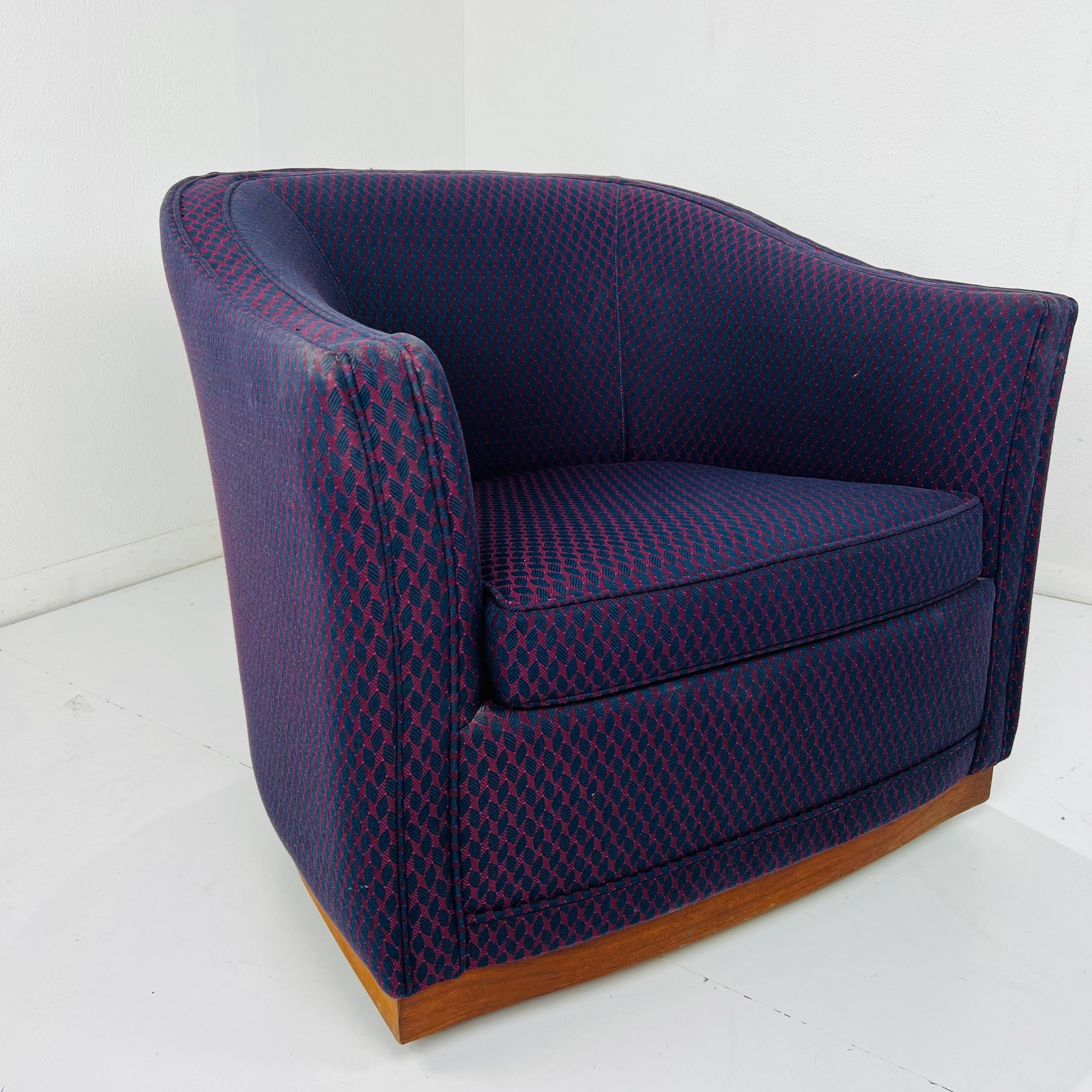 Late 20th Century Pair of Swivel Club Chairs by Jack Cartwright