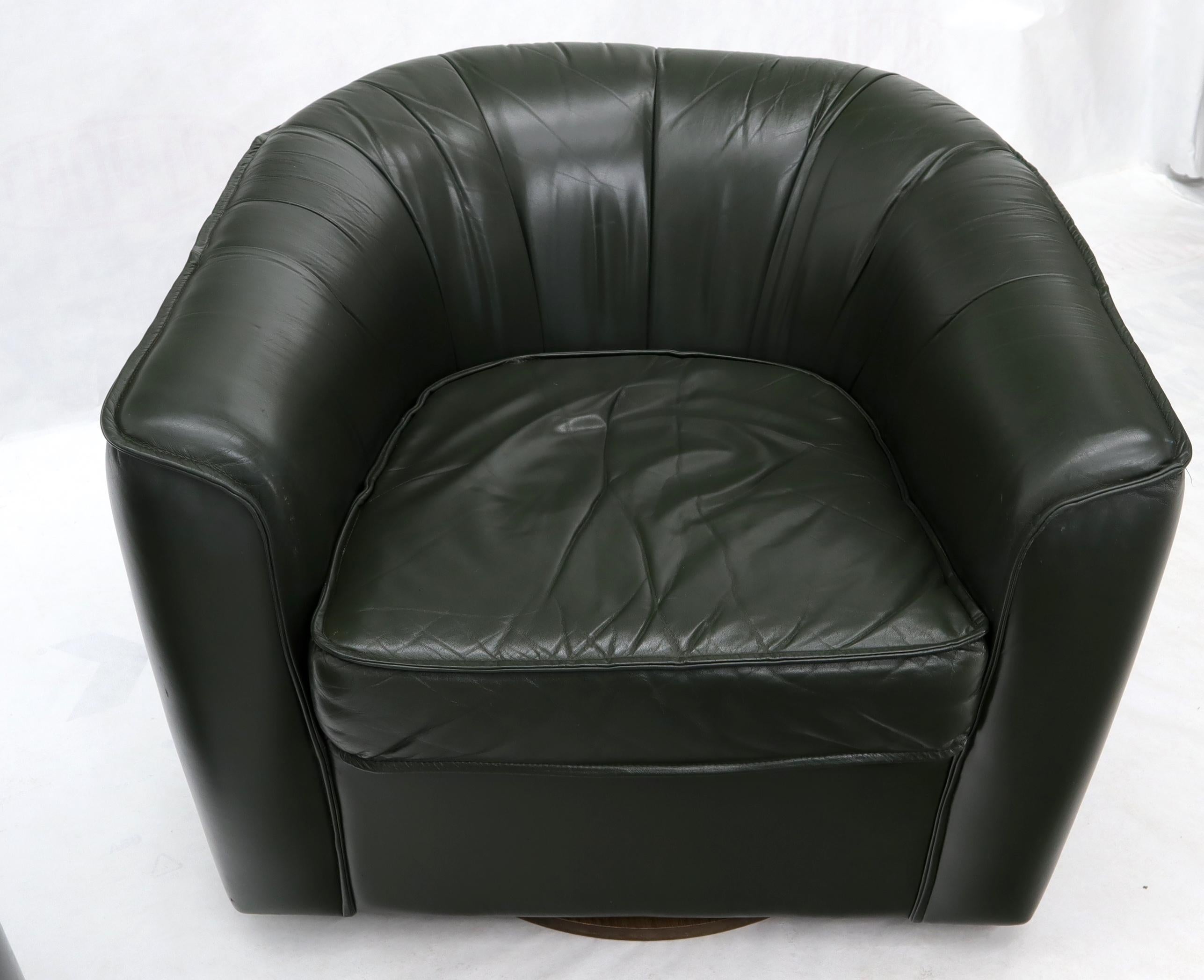 Pair of Swivel Dark Olive Green Leather Upholstery Lounge Chairs with Ottoman In Good Condition In Rockaway, NJ
