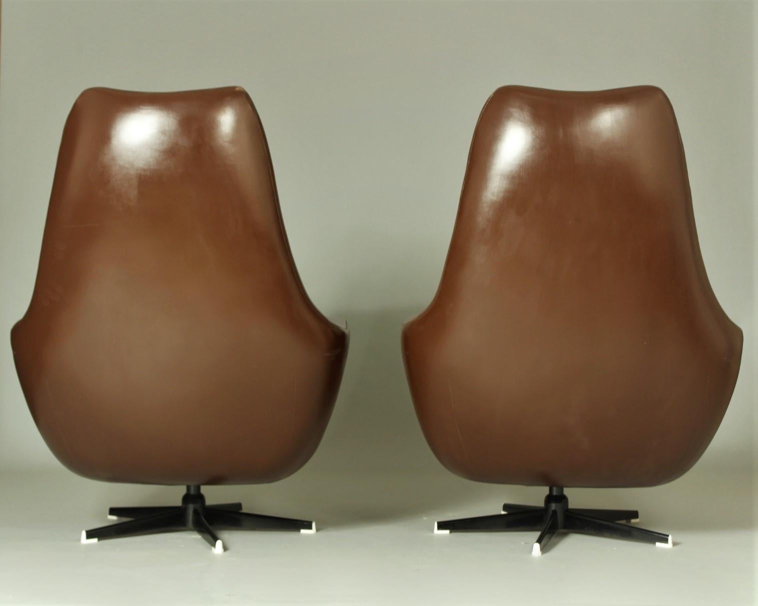 20th Century Pair of Swivel Egg Chairs, 1970s For Sale