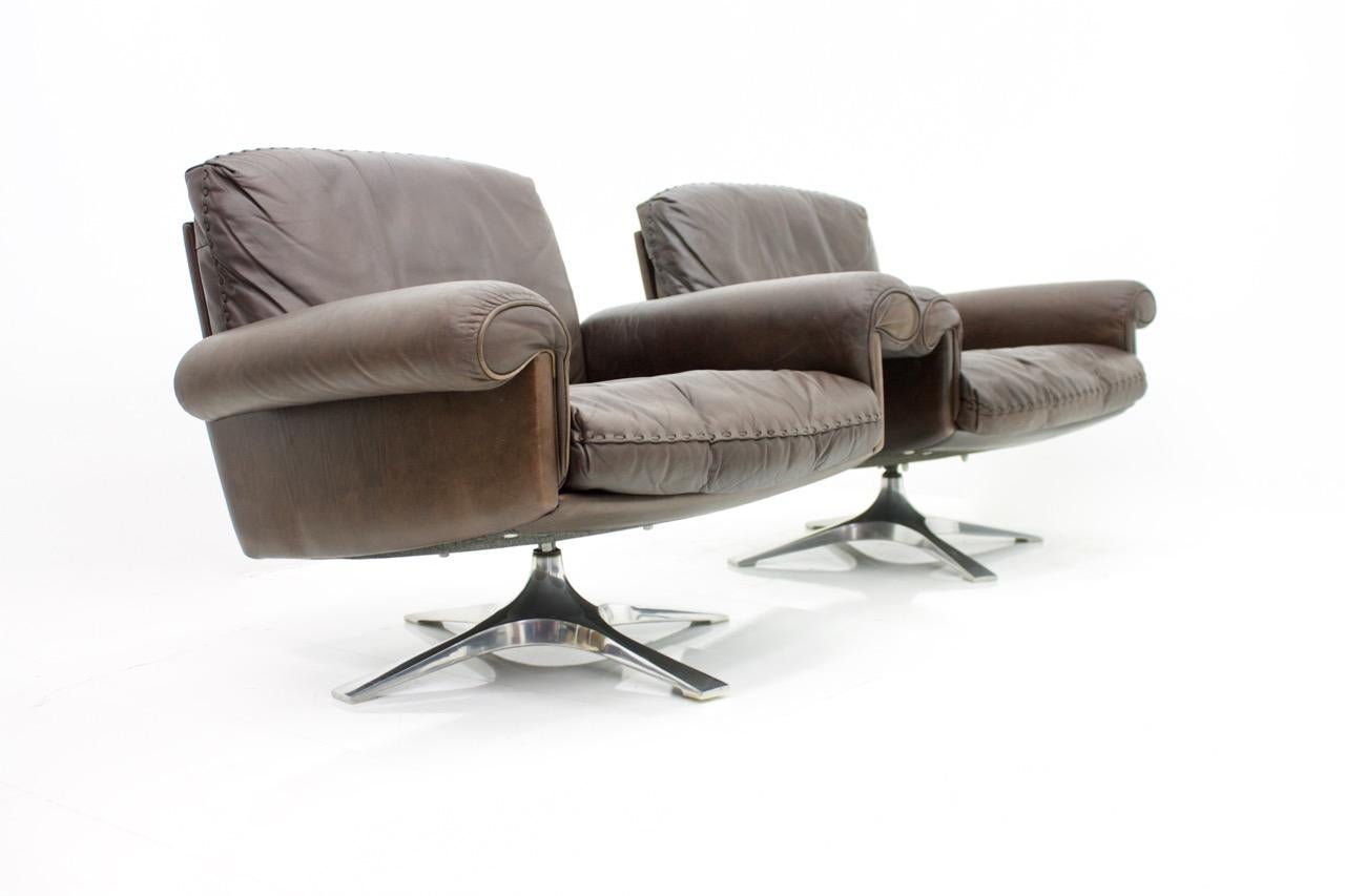 Pair of Swivel Leather Lounge Chairs DS 31 by De Sede, 1970s 4
