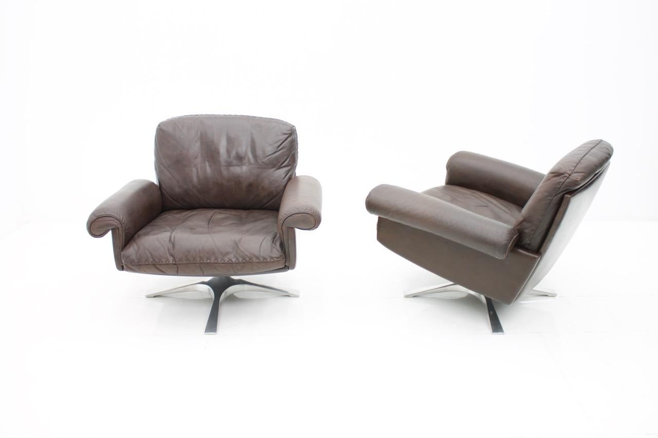 Pair of Swivel Leather Lounge Chairs DS 31 by De Sede, 1970s In Good Condition In Frankfurt / Dreieich, DE