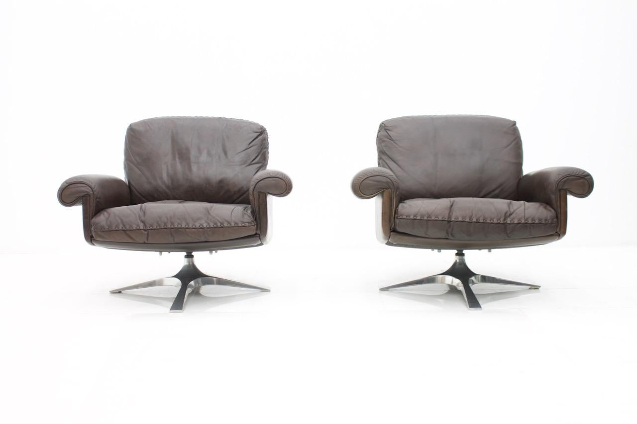 Pair of Swivel Leather Lounge Chairs DS 31 by De Sede, 1970s 2