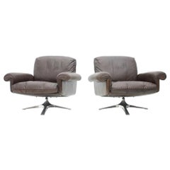 Pair of Swivel Leather Lounge Chairs DS 31 by De Sede, 1970s