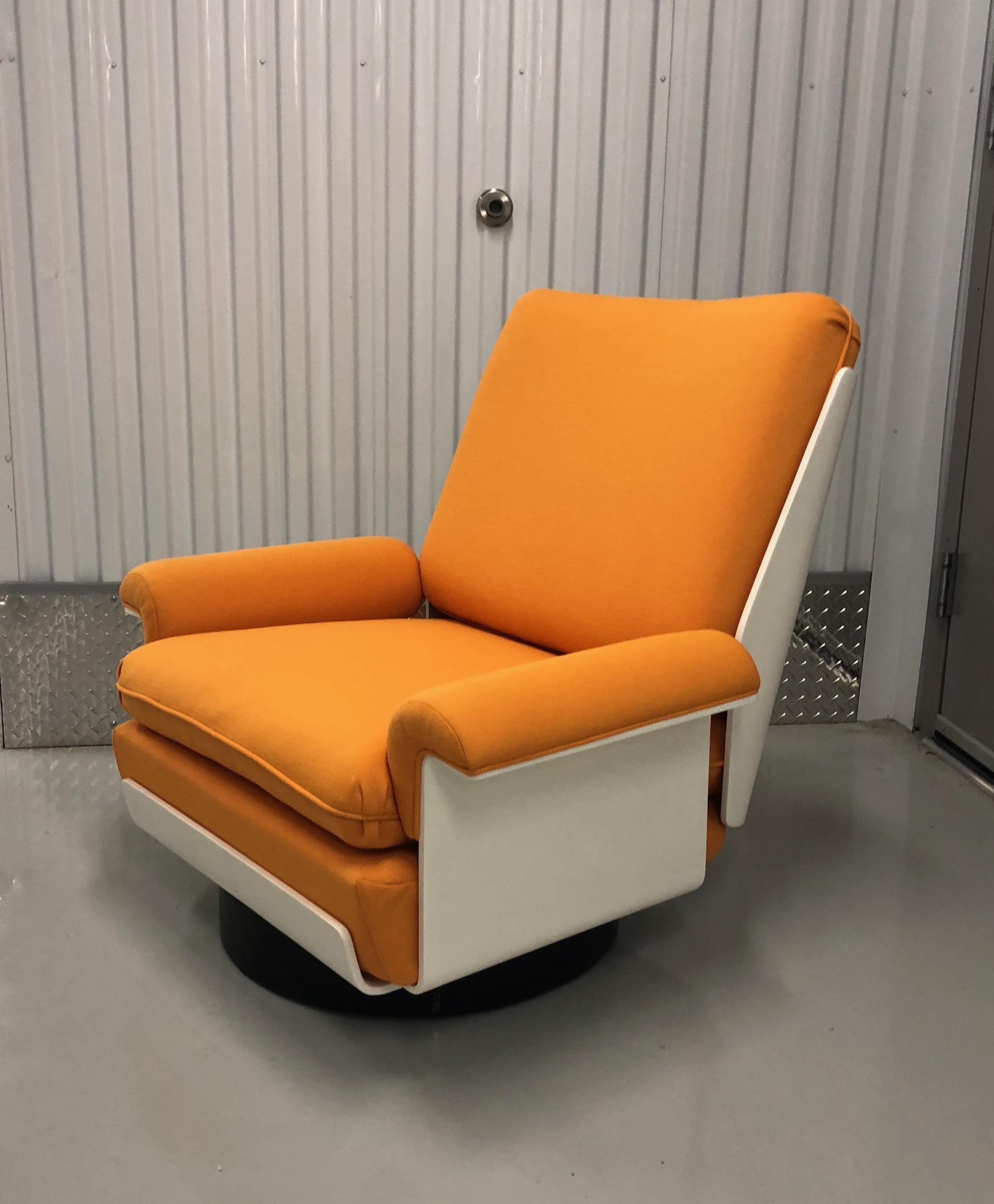 20th Century Pair of Swivel Lounge Chairs by Airborne, circa 1965, Made in France