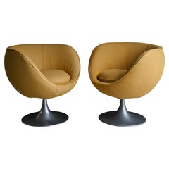 Pair of Swivel Lounge Chairs by mCconfort, Italy, ca. 1990