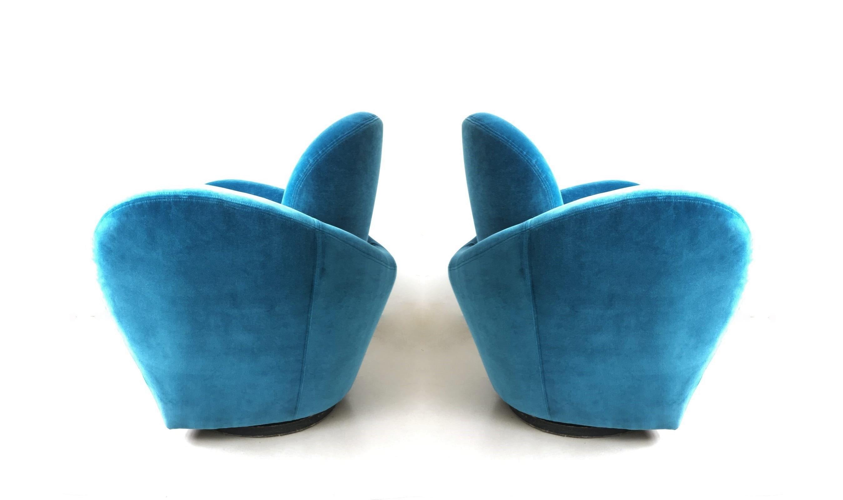Mid-Century Modern Pair of Swivel Lounge Chairs by Directional