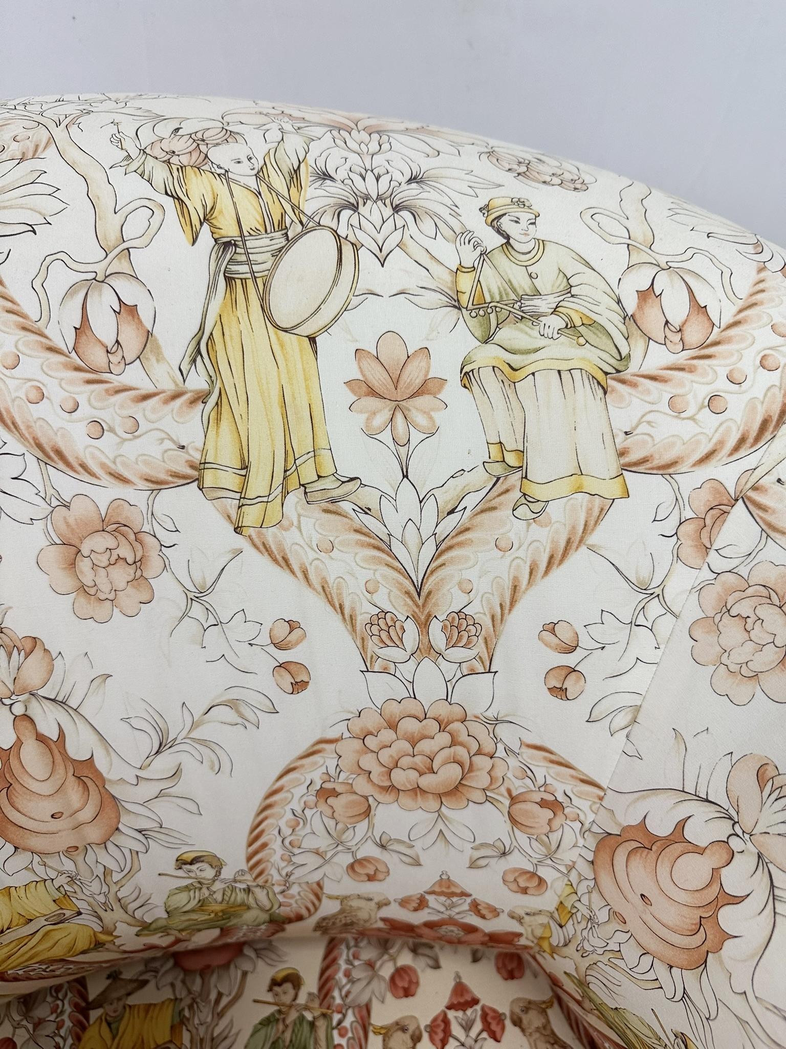 Paire de chaises longues pivotantes en tissu Chinoisiere de J. Robert Scott en vente 10