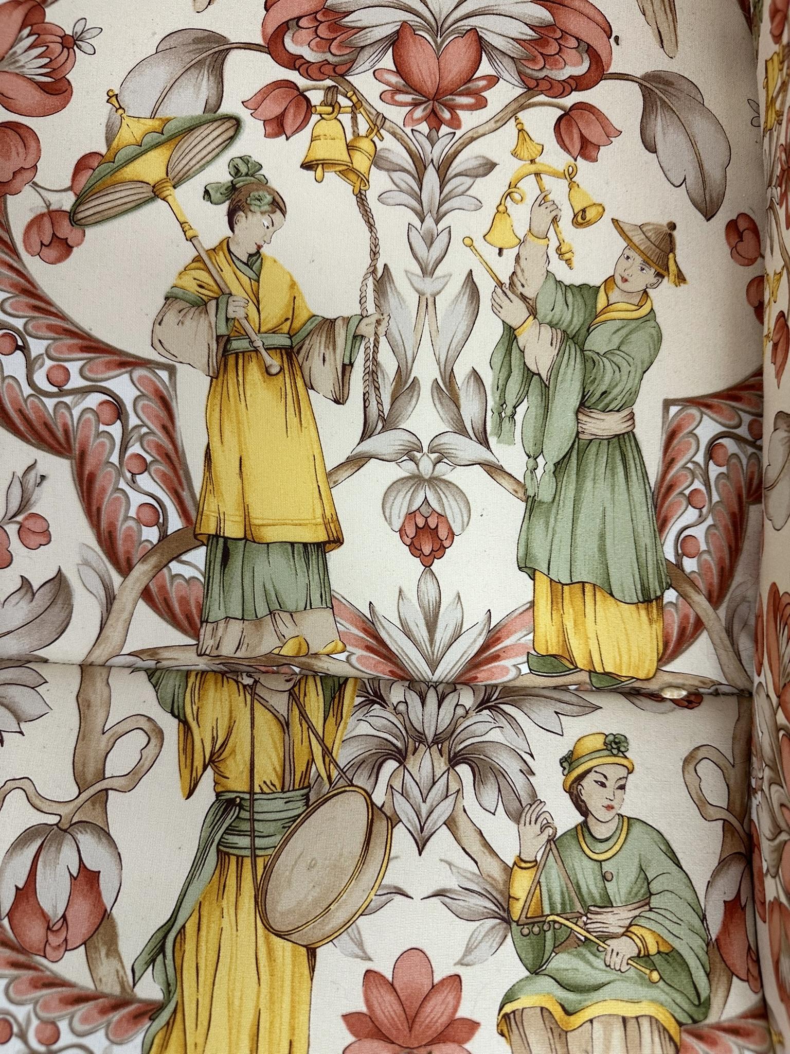 Paire de chaises longues pivotantes en tissu Chinoisiere de J. Robert Scott en vente 12