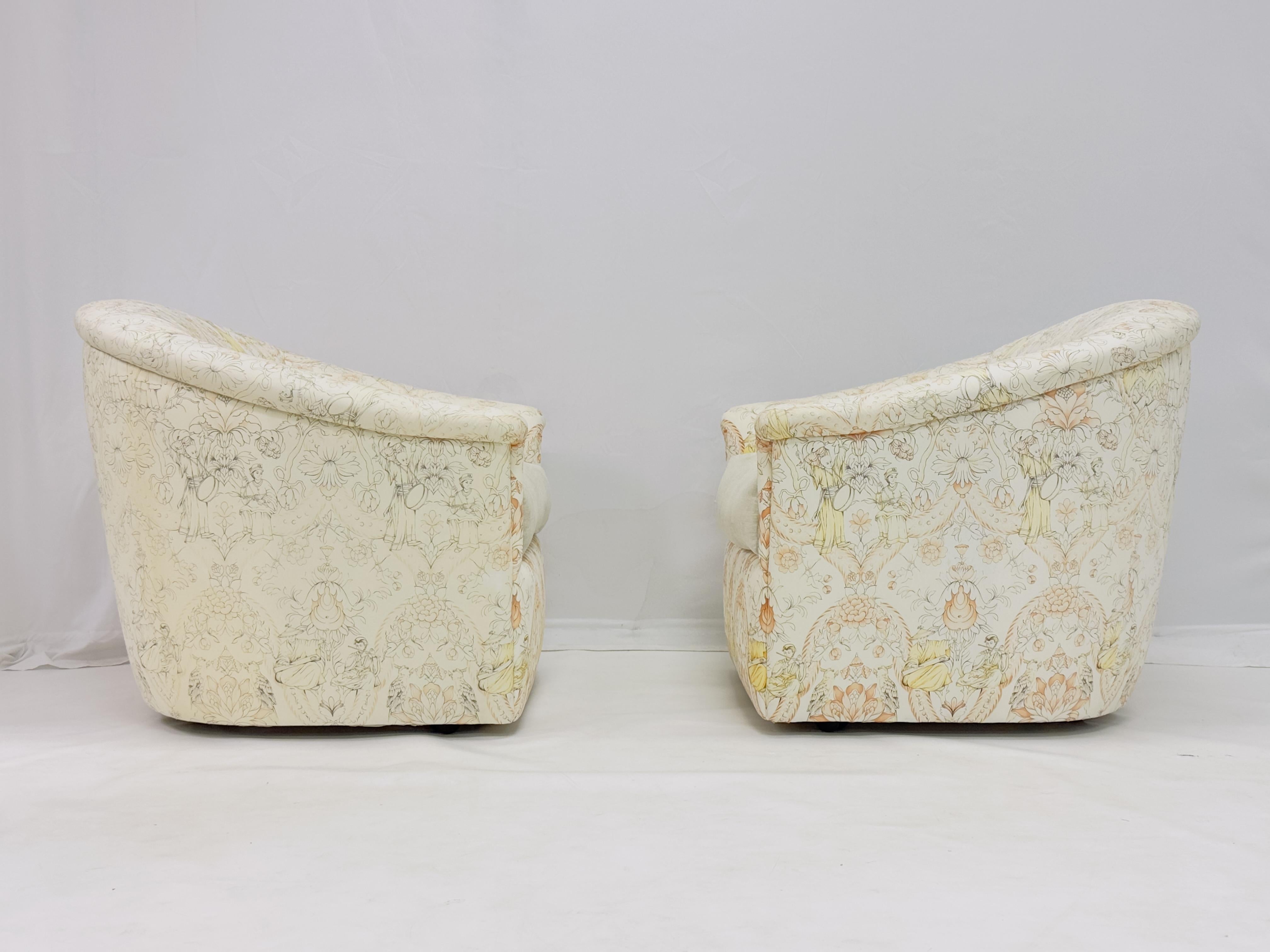 Paire de chaises longues pivotantes en tissu Chinoisiere de J. Robert Scott en vente 1