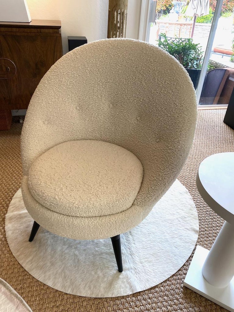 Upholstery Pair of Swivel Lounge Chairs in Ivory Bouclé by AdM Bespoke For Sale
