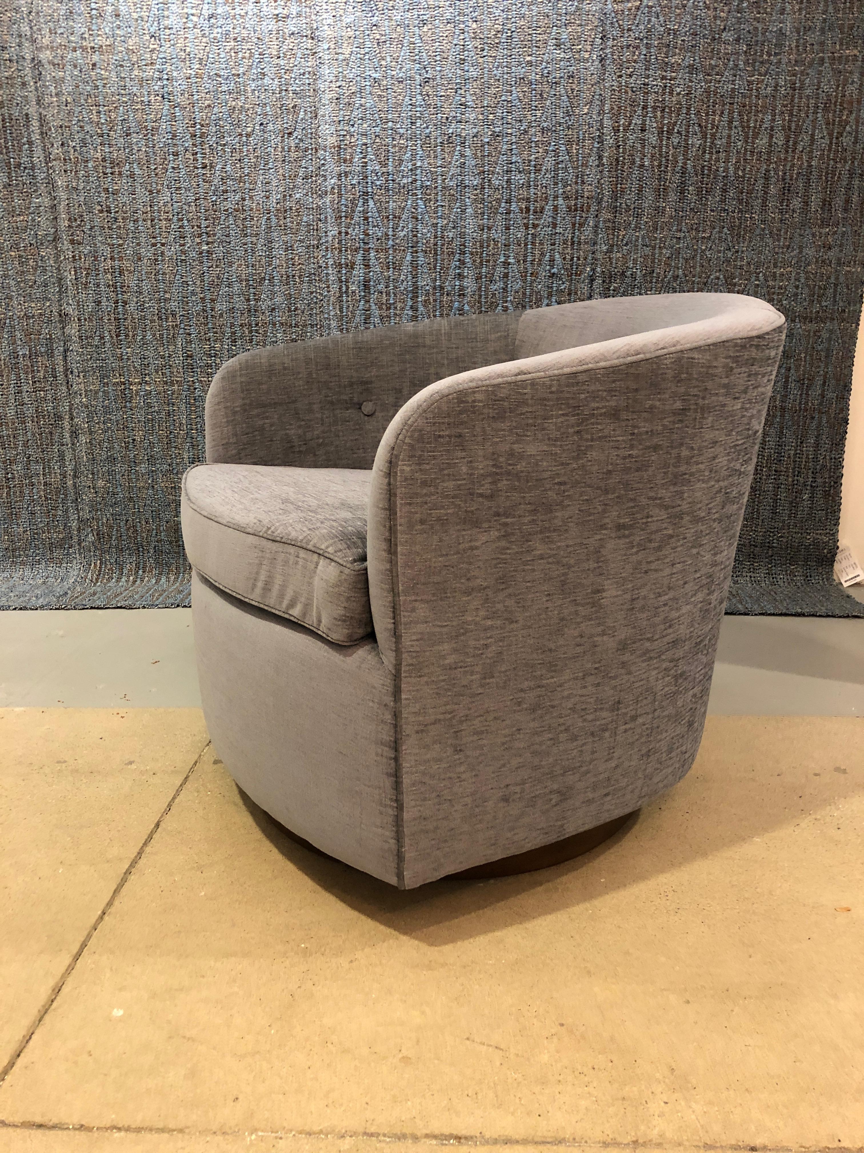 Fabric Pair of Swivel Lounge Chairs on Walnut Base For Sale