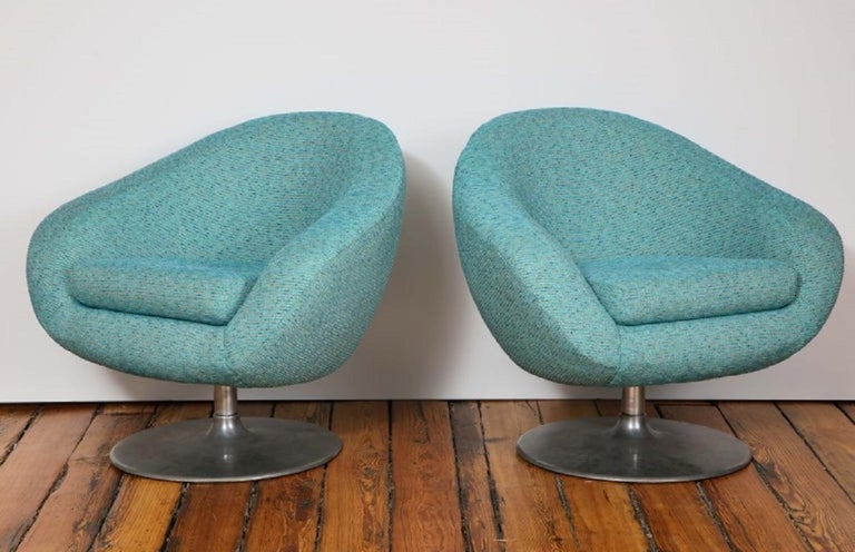 Mid-Century Modern Pair of Swivel Lounge Tulip Chairs by Gastone Rinaldi in Blue Tweed, Italy, 1970 For Sale