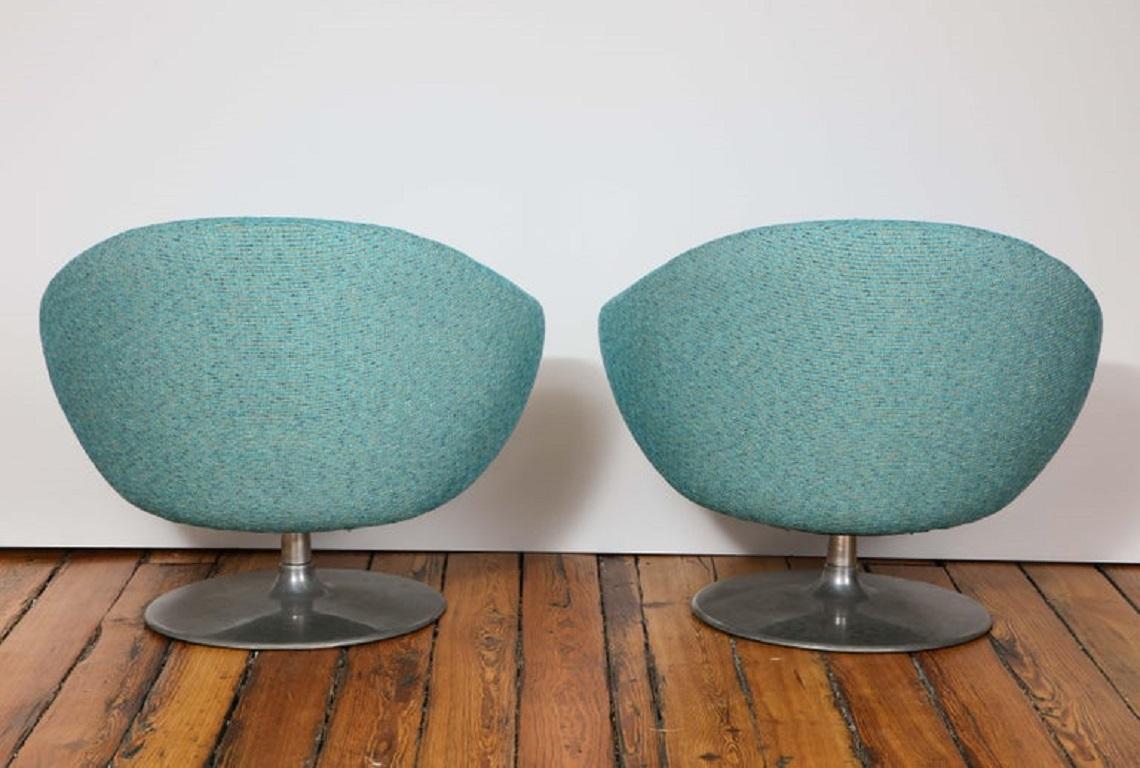 Italian Pair of Swivel Lounge Tulip Chairs by Gastone Rinaldi in Blue Tweed, Italy, 1970