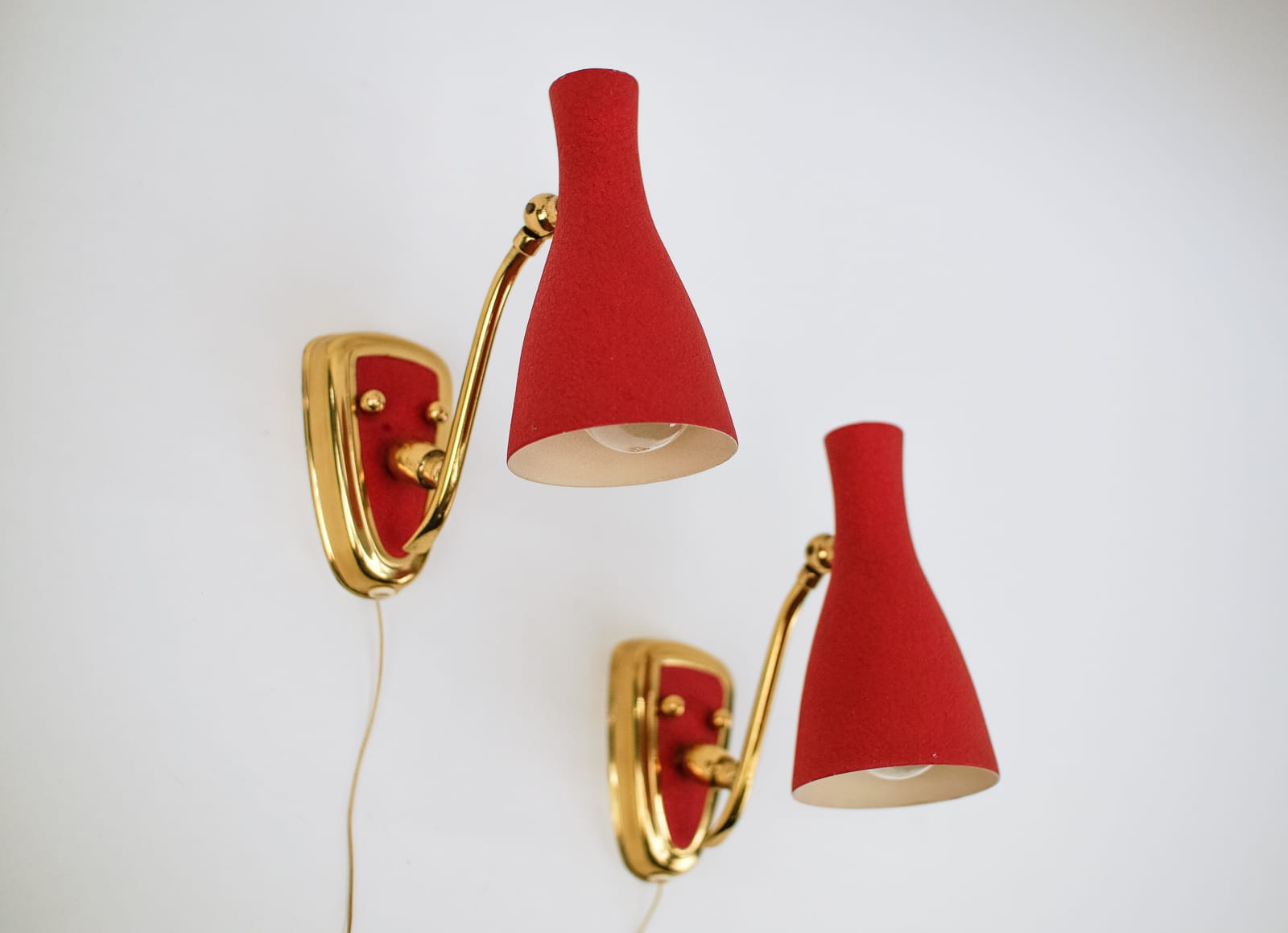 Set of two rare and beautiful Mid-Century Modern wall lamps. 

Fully functional.

Each with E14 socket. Works with 220V and 110V.

Wiring is suitable for all countries.

Very good original vintage condition. Wear consistent with use and age.
