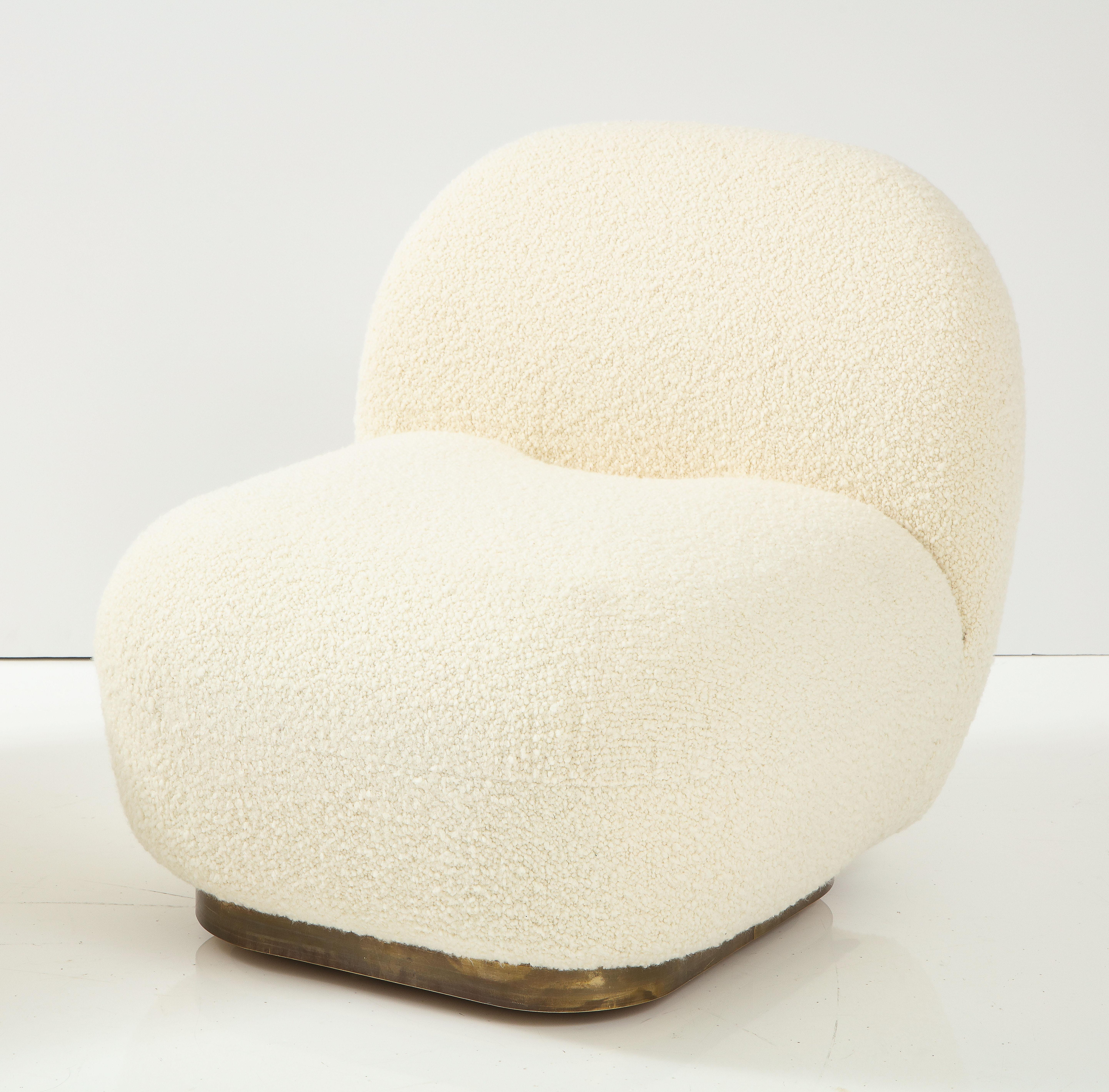 Mid-Century Modern Pair of Swivel Slipper Lounge Chairs in Ivory Boucle and Brass Base, Italy, 2022