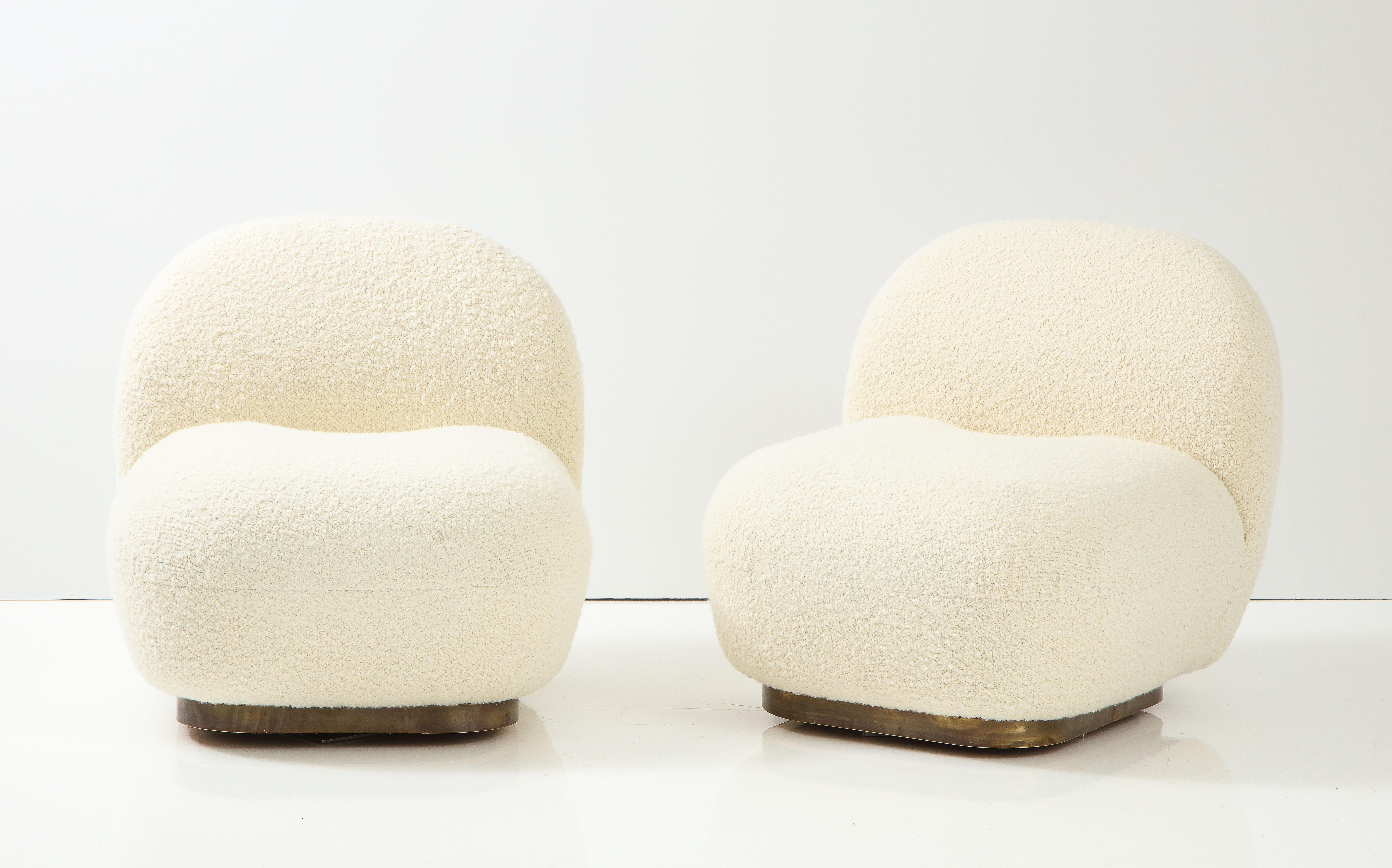 Italian Pair of Swivel Slipper Lounge Chairs in Ivory Boucle and Brass Base, Italy, 2022