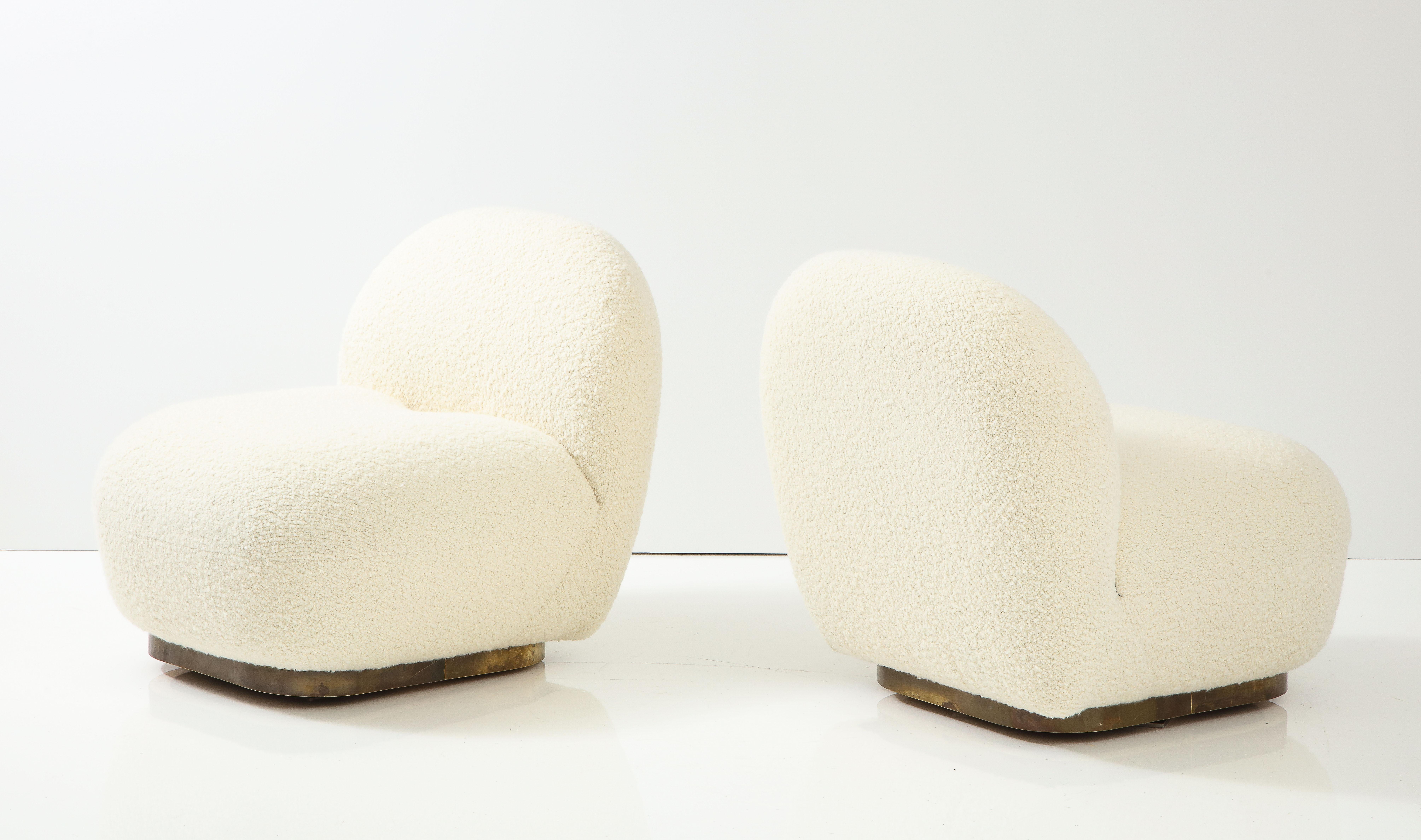 Pair of Swivel Slipper Lounge Chairs in Ivory Boucle and Brass Base, Italy, 2022 2