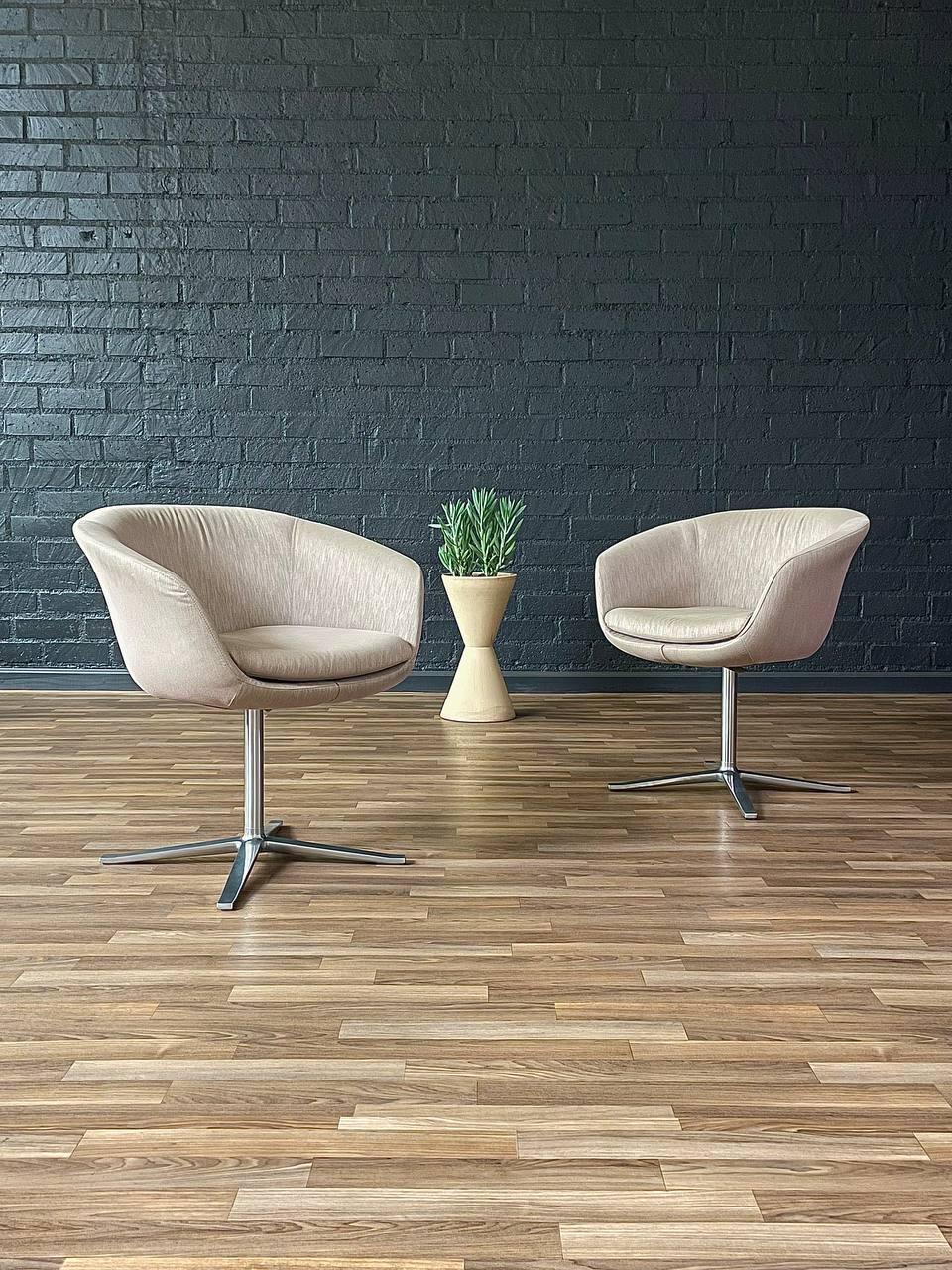Post-Modern Pair of Swivel Steel Pod Chairs by Pearsan Lloyd