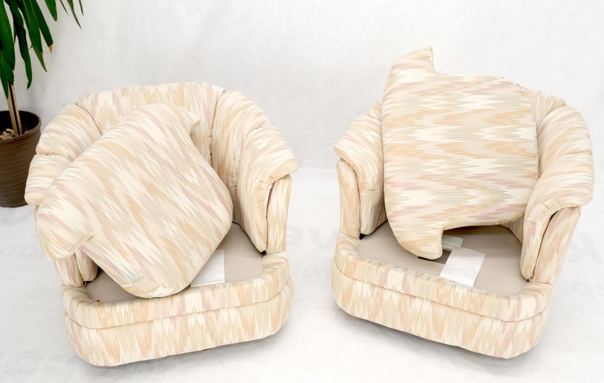 Pair of Swivel Tiling Mid Century Modern Pod Chairs in Flame Stitch Fabric For Sale 2