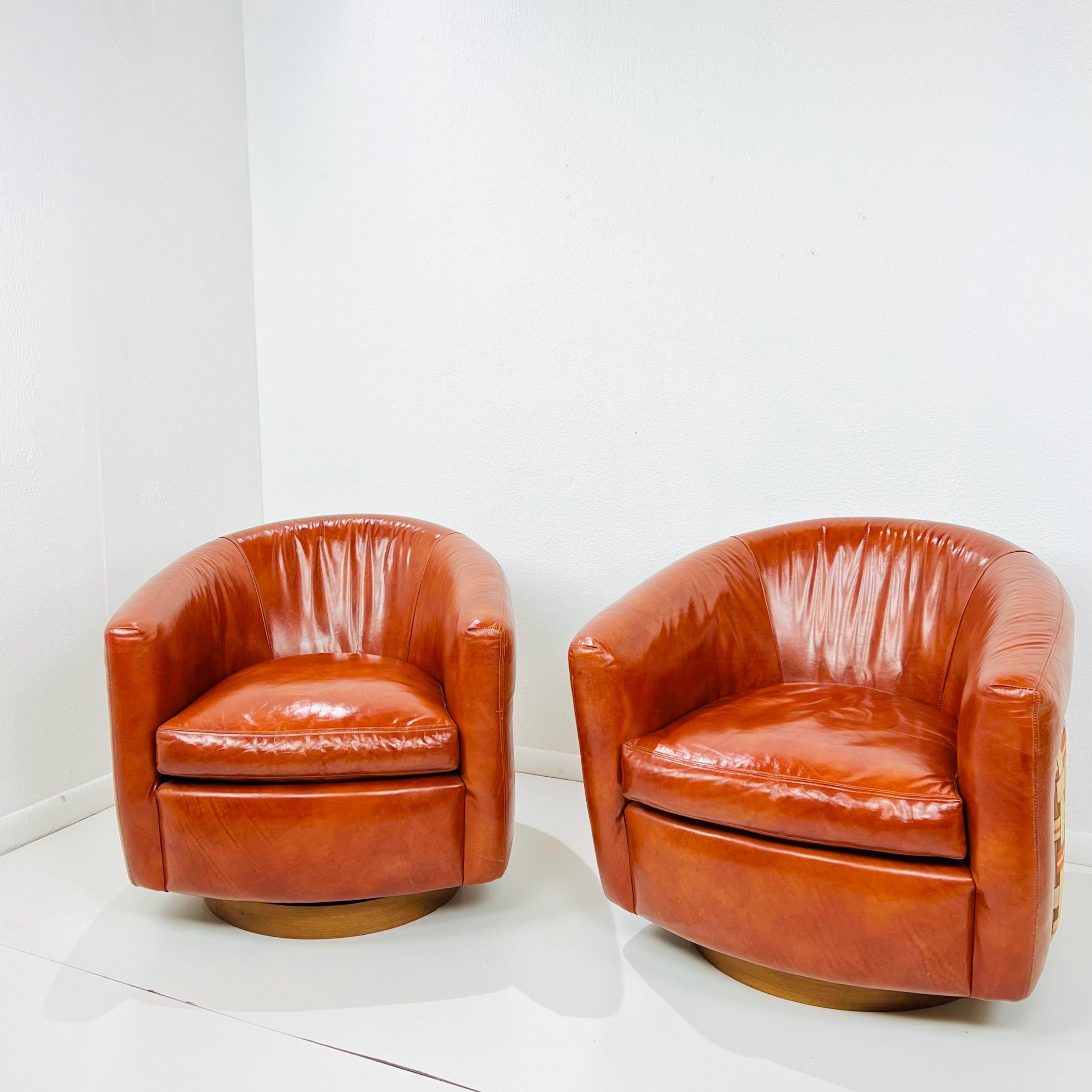Mid-Century Modern Pair of Swivel Tilt Tub Chairs by Milo Baughman for Thayer Coggin