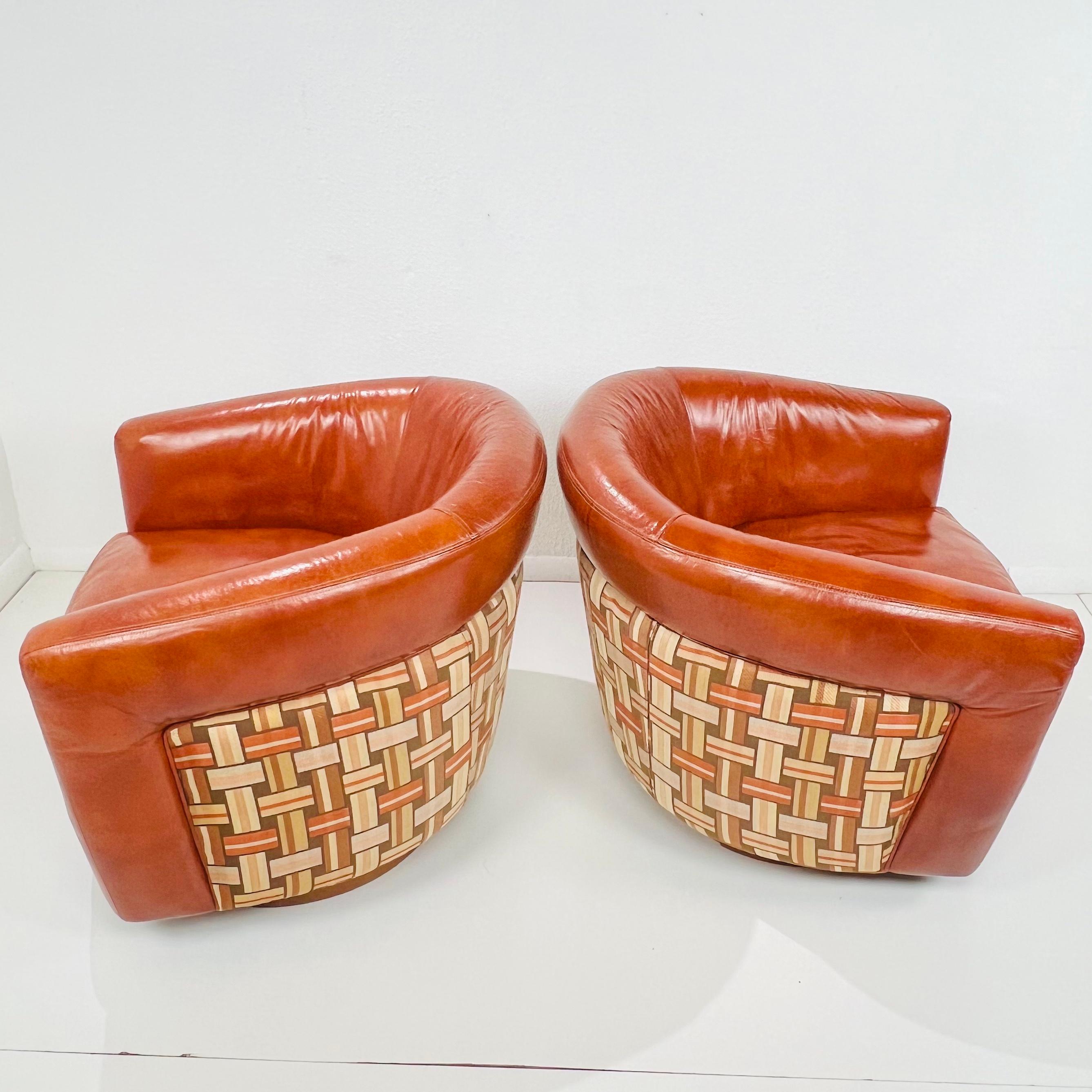 Pair of Swivel Tilt Tub Chairs by Milo Baughman for Thayer Coggin In Good Condition In Dallas, TX