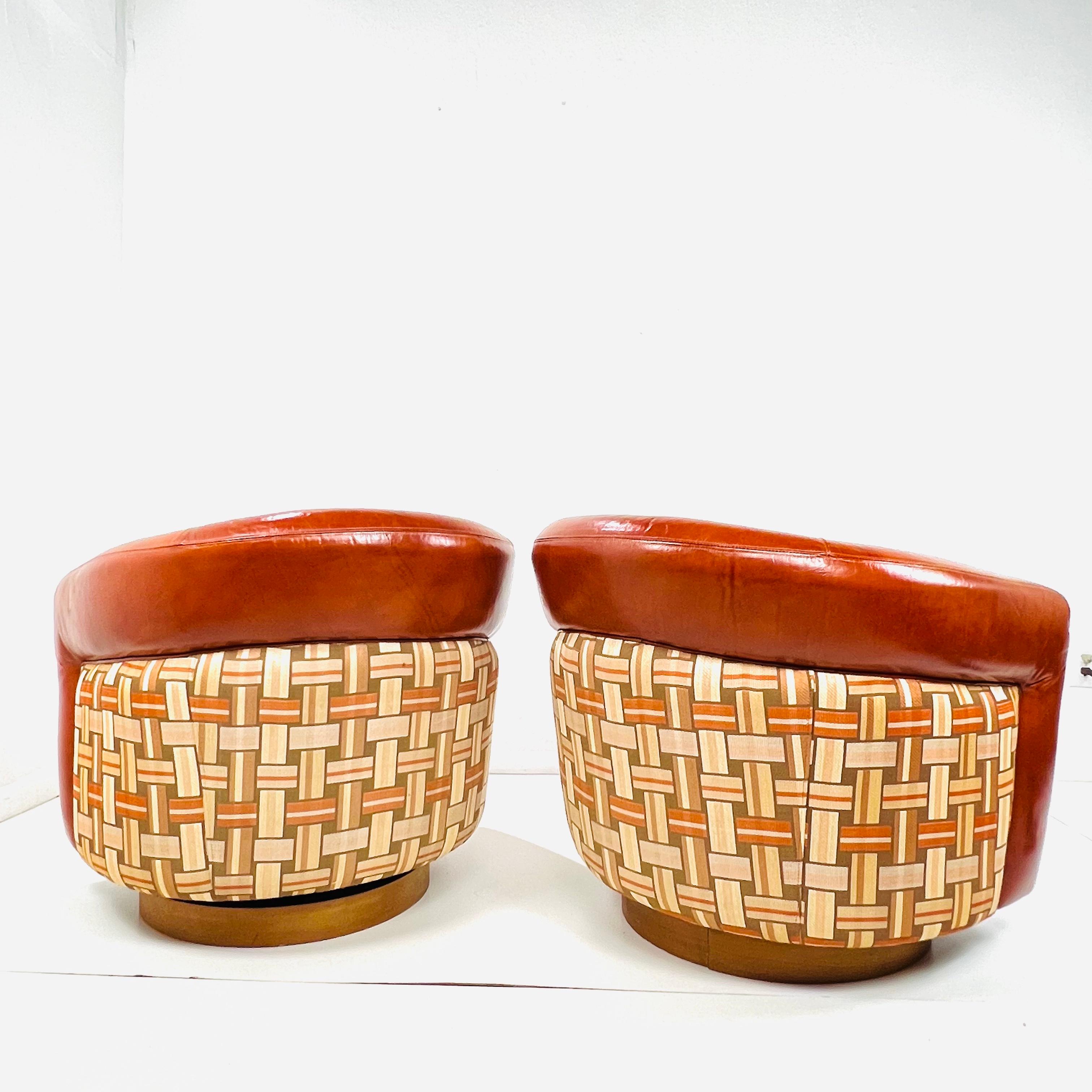 Late 20th Century Pair of Swivel Tilt Tub Chairs by Milo Baughman for Thayer Coggin