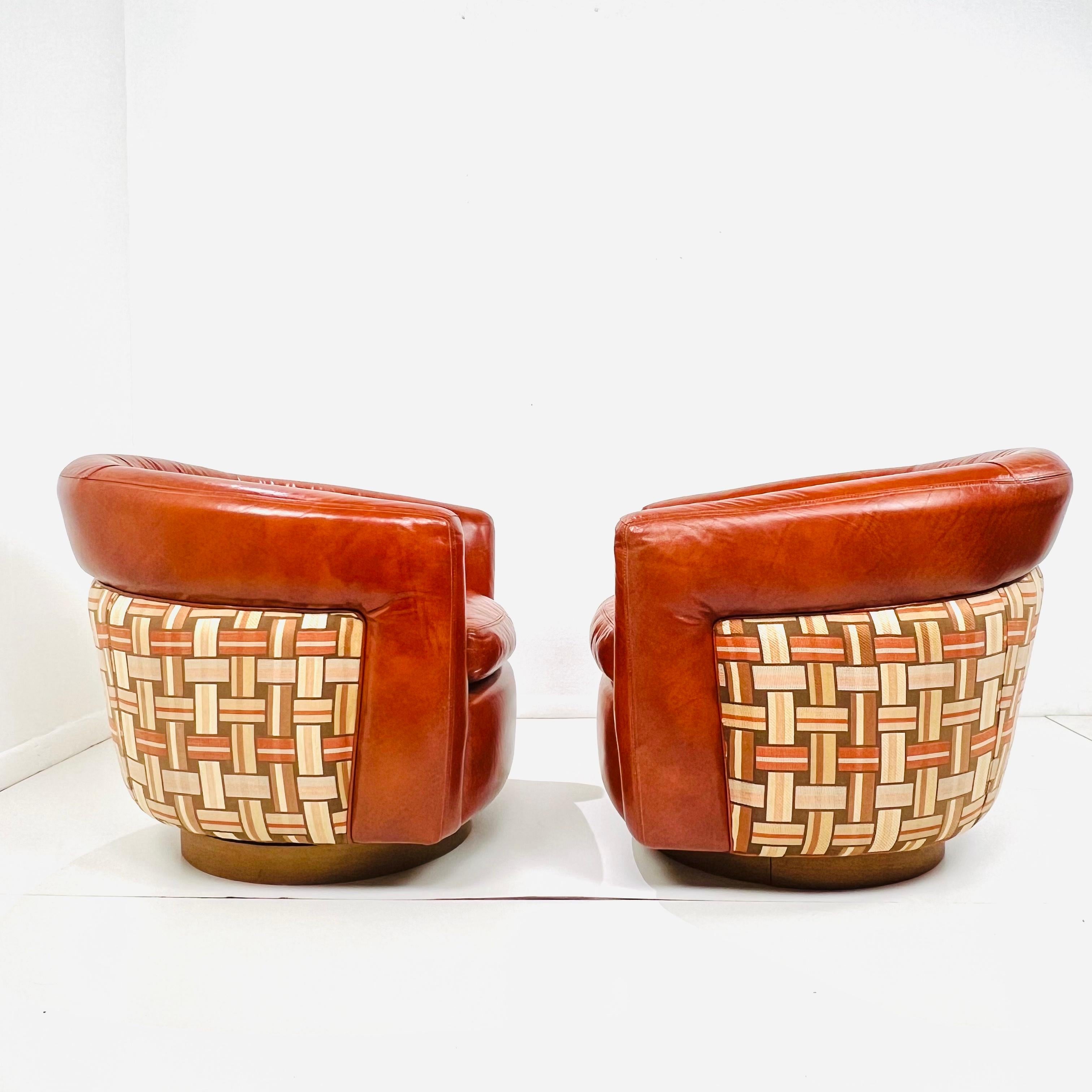 Leather Pair of Swivel Tilt Tub Chairs by Milo Baughman for Thayer Coggin